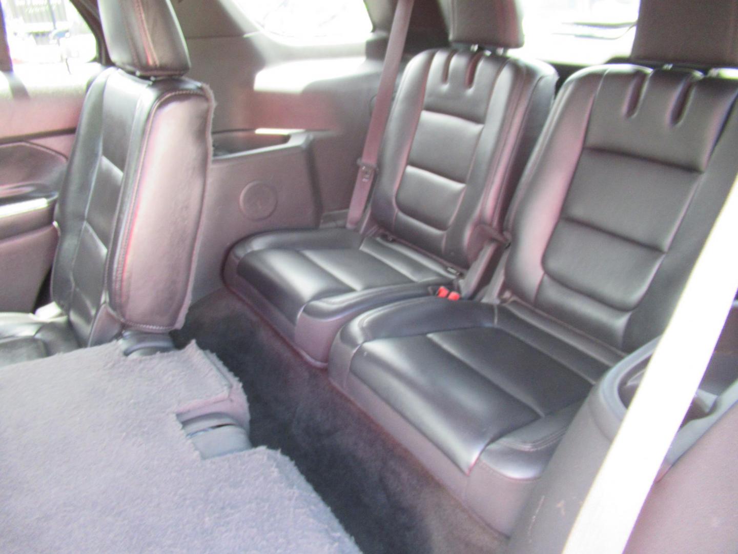 2013 Black /Black Ford Explorer XLT FWD (1FM5K7D99DG) with an 2.0L L4 DOHC 16V TURBO engine, 6-Speed Automatic transmission, located at 1511 North Shepherd Dr., Houston, TX, 77008, (281) 657-1221, 29.798361, -95.412560 - 2013 FORD EXPLORER XLTVIN: 1FM5K7D99DGA016094 DOOR WAGON-SPORT UTILITY2.0L I4 F DOHC 16VGASOLINEFRONT WHEEL DRIVE - Photo#8