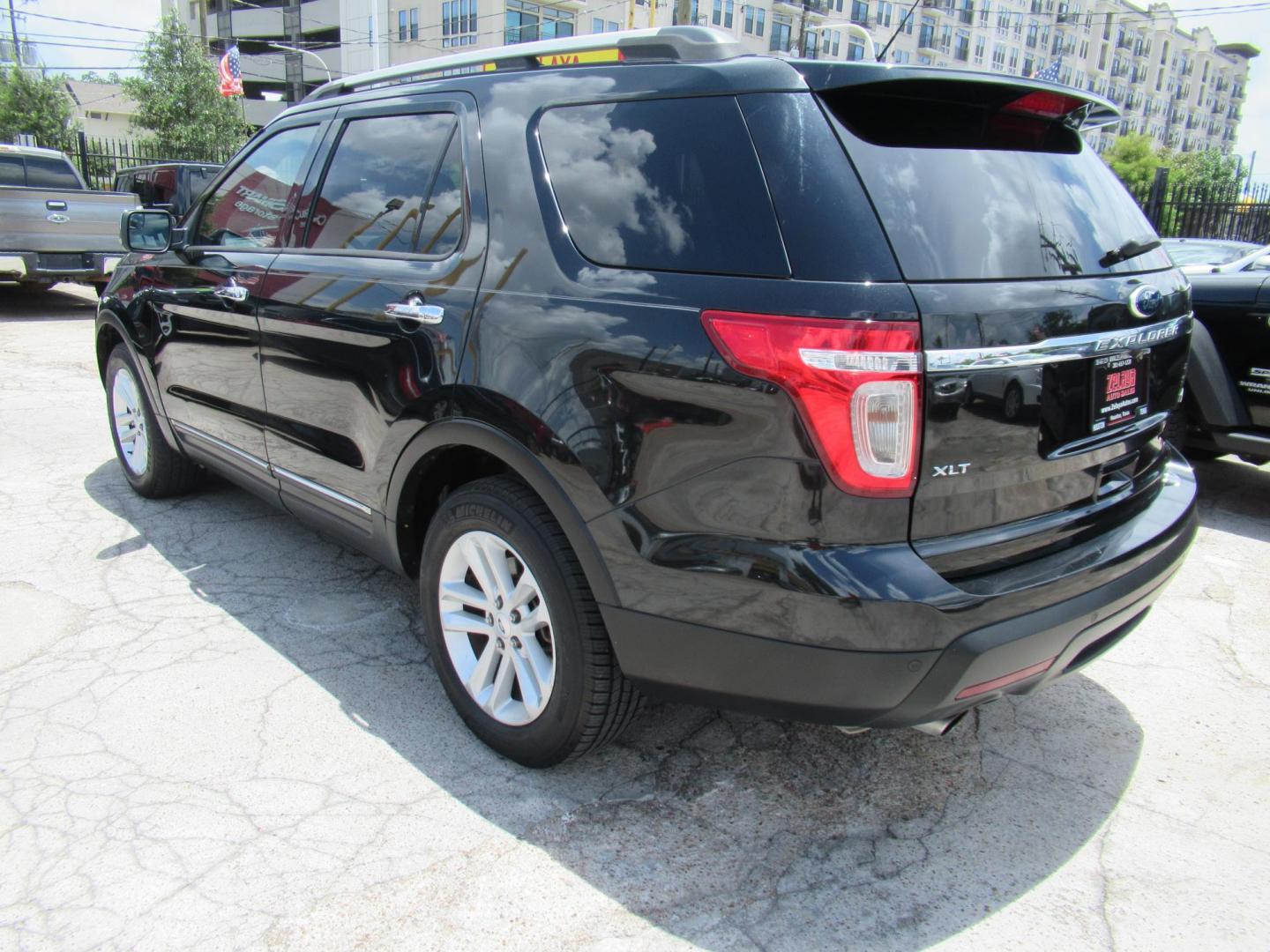 2013 Black /Black Ford Explorer XLT FWD (1FM5K7D99DG) with an 2.0L L4 DOHC 16V TURBO engine, 6-Speed Automatic transmission, located at 1511 North Shepherd Dr., Houston, TX, 77008, (281) 657-1221, 29.798361, -95.412560 - 2013 FORD EXPLORER XLTVIN: 1FM5K7D99DGA016094 DOOR WAGON-SPORT UTILITY2.0L I4 F DOHC 16VGASOLINEFRONT WHEEL DRIVE - Photo#15
