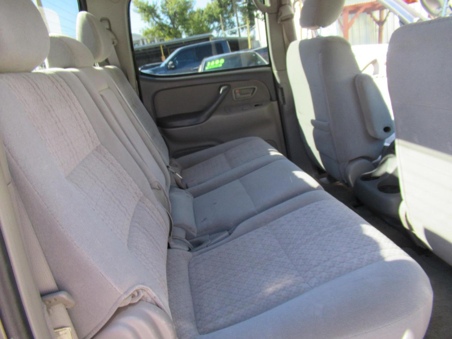 2006 Gray /Gray Toyota Tundra SR5 Double Cab (5TBET34136S) with an 4.7L V8 DOHC 32V engine, 5-Speed Automatic Overdrive transmission, located at 1511 North Shepherd Dr., Houston, TX, 77008, (281) 657-1221, 29.798361, -95.412560 - 2006 TOYOTA TUNDRA DOUBLE CAB SR5VIN: 5TBET34136S5357584 DOOR EXTENDED CAB PICKUP4.7L V8 F DOHC 32VGASOLINEREAR WHEEL DRIVE - Photo#9