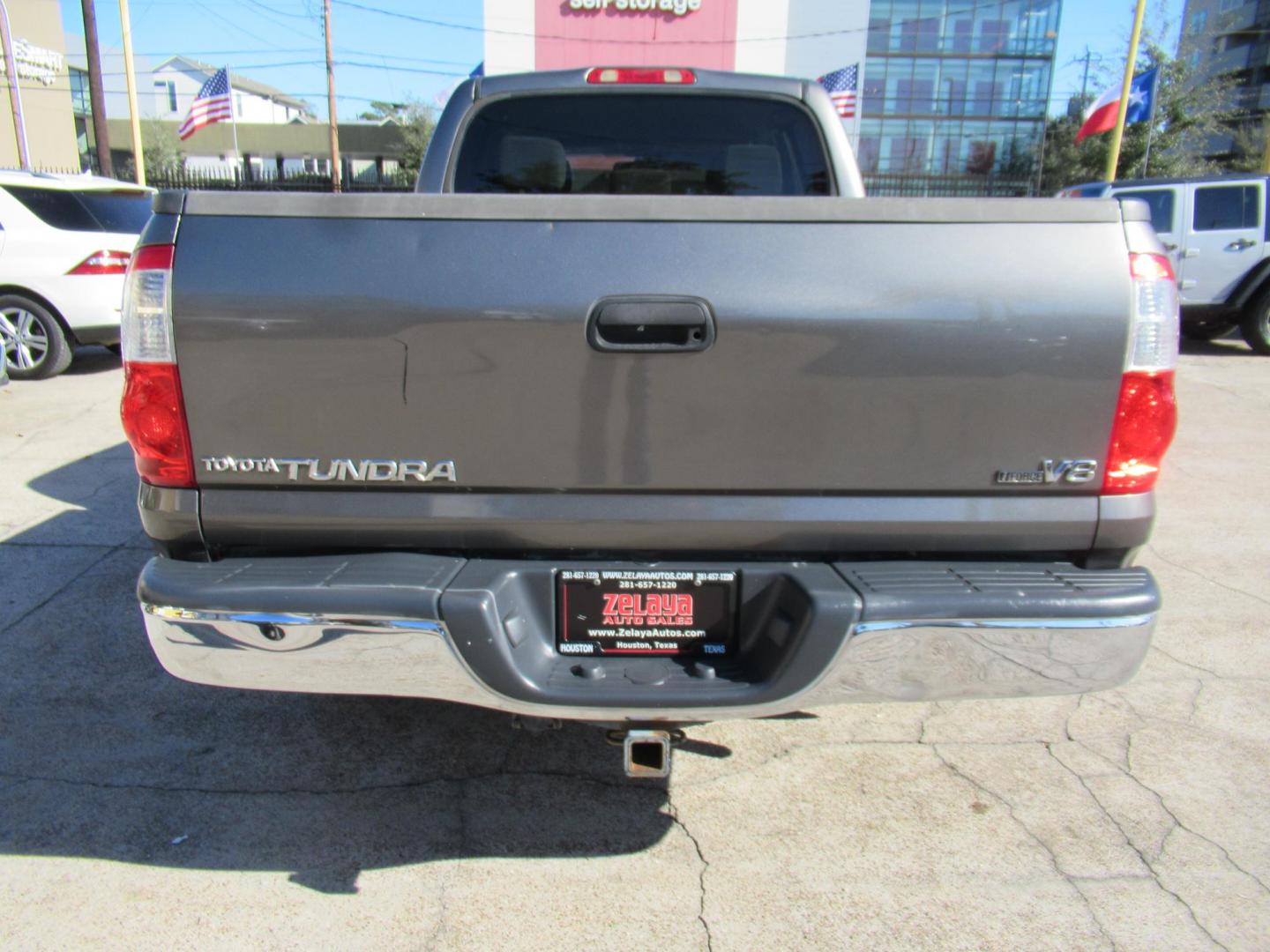 2006 Gray /Gray Toyota Tundra SR5 Double Cab (5TBET34136S) with an 4.7L V8 DOHC 32V engine, 5-Speed Automatic Overdrive transmission, located at 1511 North Shepherd Dr., Houston, TX, 77008, (281) 657-1221, 29.798361, -95.412560 - 2006 TOYOTA TUNDRA DOUBLE CAB SR5VIN: 5TBET34136S5357584 DOOR EXTENDED CAB PICKUP4.7L V8 F DOHC 32VGASOLINEREAR WHEEL DRIVE - Photo#19