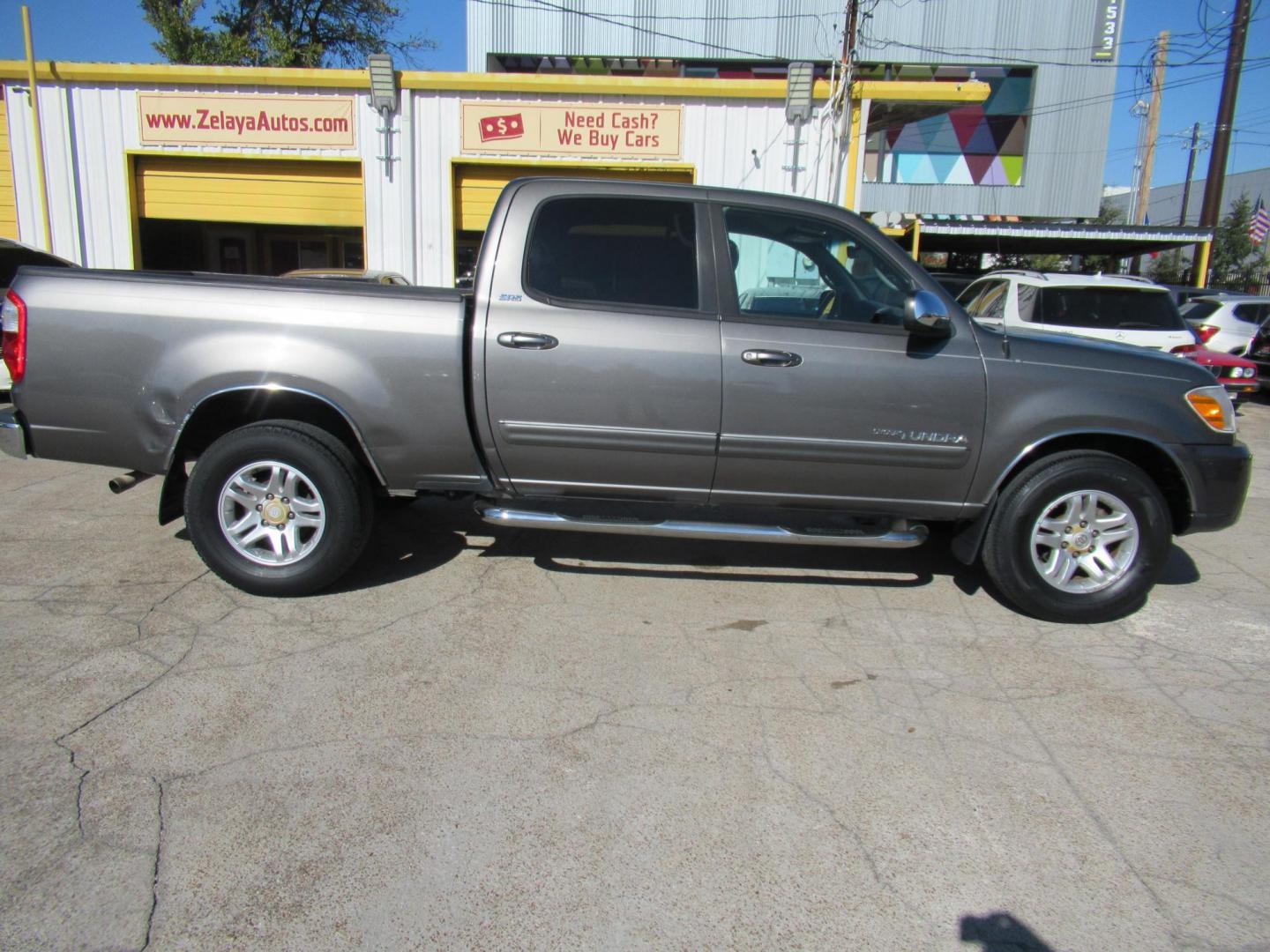 2006 Gray /Gray Toyota Tundra SR5 Double Cab (5TBET34136S) with an 4.7L V8 DOHC 32V engine, 5-Speed Automatic Overdrive transmission, located at 1511 North Shepherd Dr., Houston, TX, 77008, (281) 657-1221, 29.798361, -95.412560 - 2006 TOYOTA TUNDRA DOUBLE CAB SR5VIN: 5TBET34136S5357584 DOOR EXTENDED CAB PICKUP4.7L V8 F DOHC 32VGASOLINEREAR WHEEL DRIVE - Photo#21