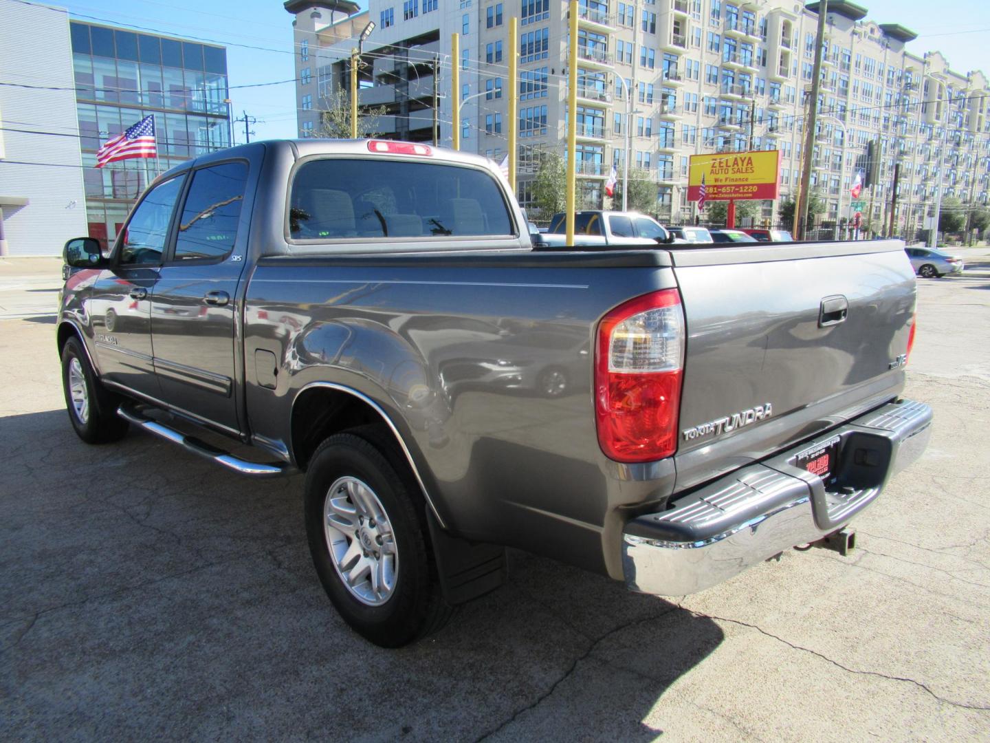 2006 Gray /Gray Toyota Tundra SR5 Double Cab (5TBET34136S) with an 4.7L V8 DOHC 32V engine, 5-Speed Automatic Overdrive transmission, located at 1511 North Shepherd Dr., Houston, TX, 77008, (281) 657-1221, 29.798361, -95.412560 - 2006 TOYOTA TUNDRA DOUBLE CAB SR5VIN: 5TBET34136S5357584 DOOR EXTENDED CAB PICKUP4.7L V8 F DOHC 32VGASOLINEREAR WHEEL DRIVE - Photo#25