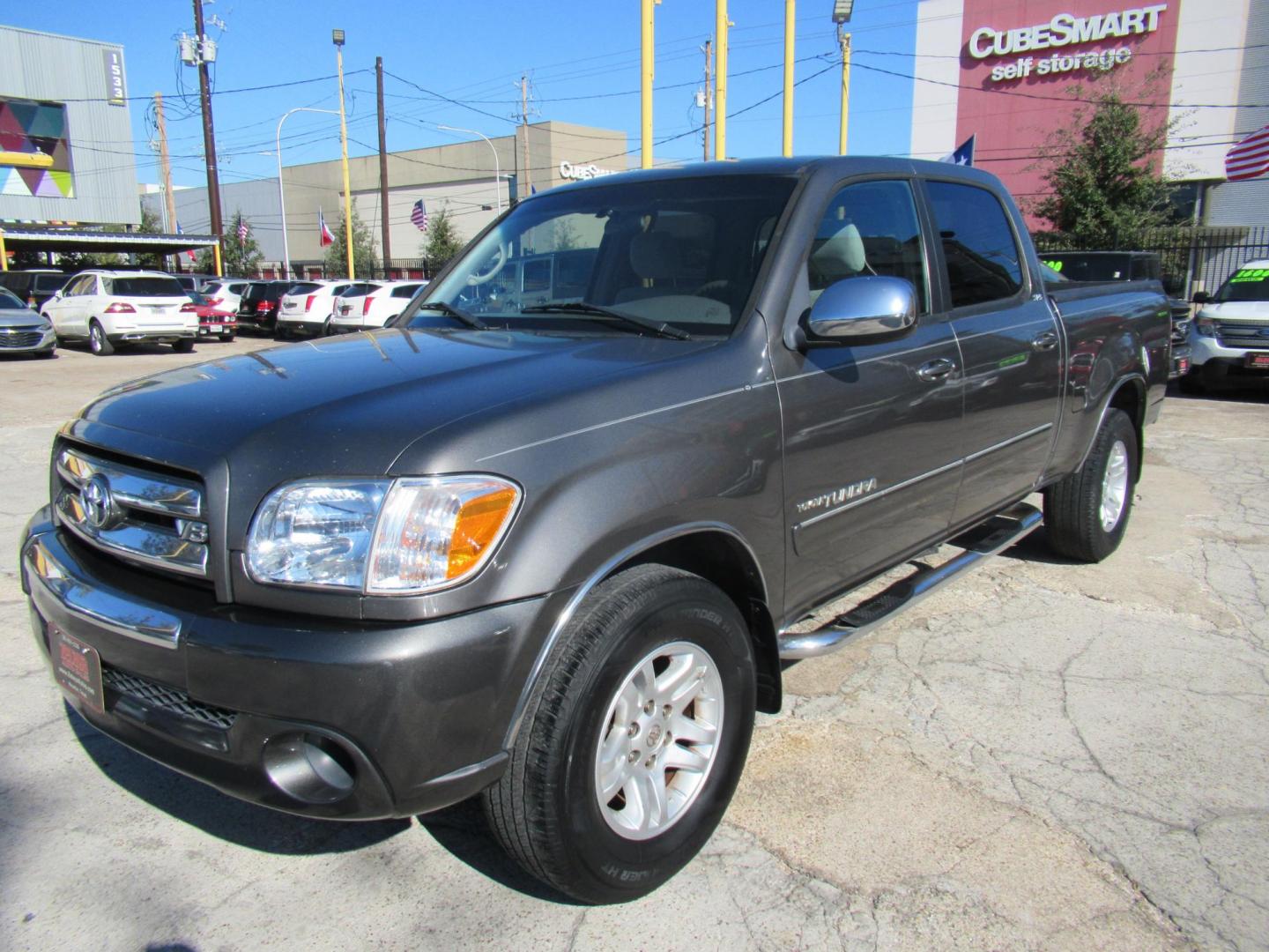 2006 Gray /Gray Toyota Tundra SR5 Double Cab (5TBET34136S) with an 4.7L V8 DOHC 32V engine, 5-Speed Automatic Overdrive transmission, located at 1511 North Shepherd Dr., Houston, TX, 77008, (281) 657-1221, 29.798361, -95.412560 - 2006 TOYOTA TUNDRA DOUBLE CAB SR5VIN: 5TBET34136S5357584 DOOR EXTENDED CAB PICKUP4.7L V8 F DOHC 32VGASOLINEREAR WHEEL DRIVE - Photo#23