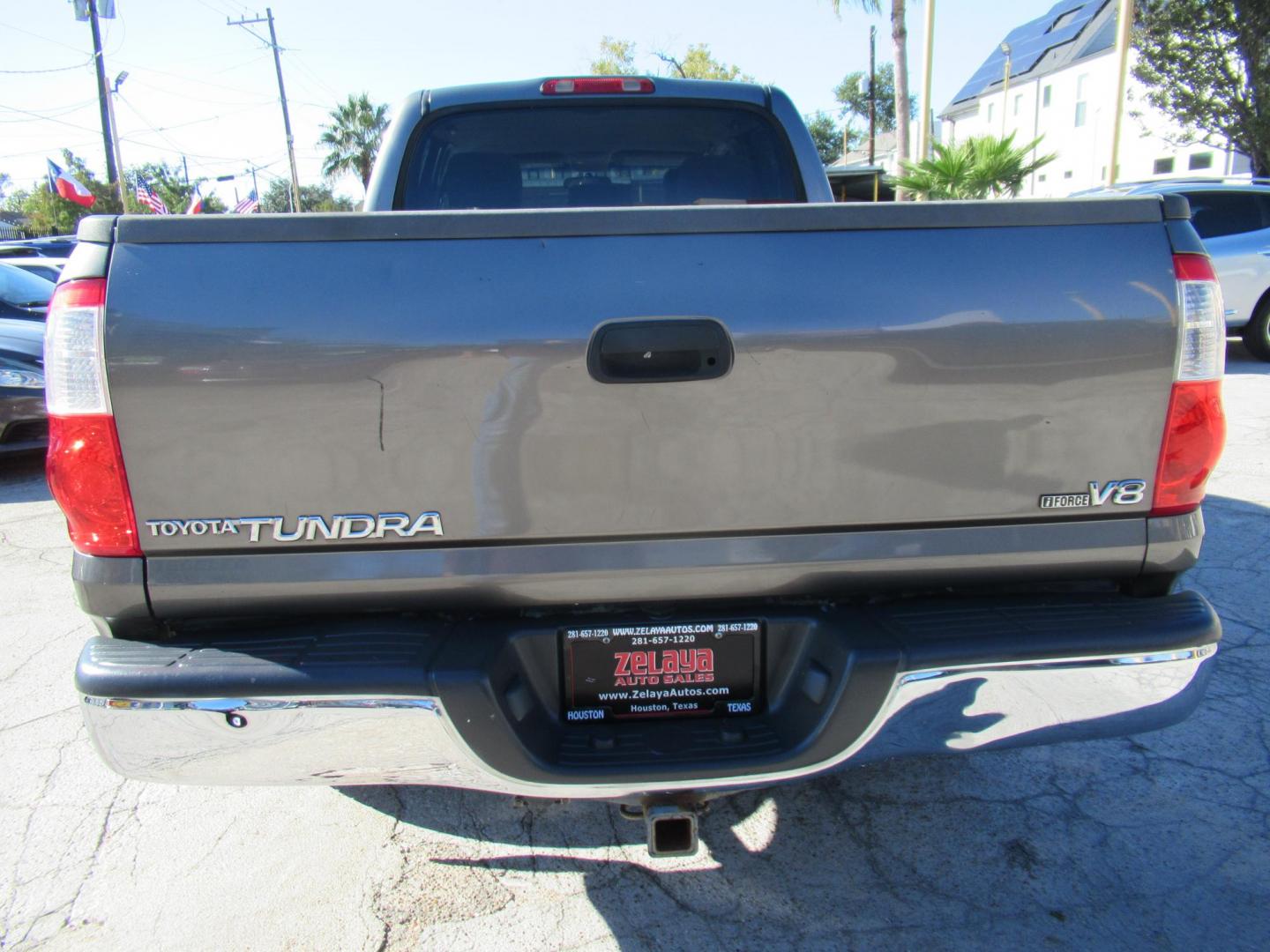 2006 Gray /Gray Toyota Tundra SR5 Double Cab (5TBET34136S) with an 4.7L V8 DOHC 32V engine, 5-Speed Automatic Overdrive transmission, located at 1511 North Shepherd Dr., Houston, TX, 77008, (281) 657-1221, 29.798361, -95.412560 - 2006 TOYOTA TUNDRA DOUBLE CAB SR5VIN: 5TBET34136S5357584 DOOR EXTENDED CAB PICKUP4.7L V8 F DOHC 32VGASOLINEREAR WHEEL DRIVE - Photo#31