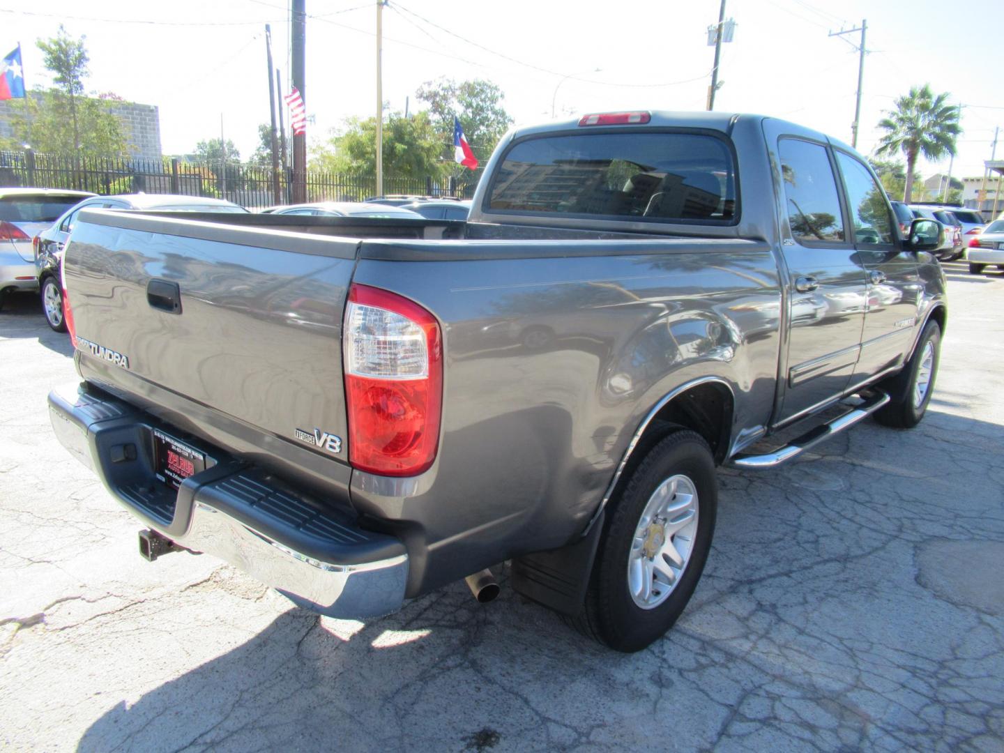 2006 Gray /Gray Toyota Tundra SR5 Double Cab (5TBET34136S) with an 4.7L V8 DOHC 32V engine, 5-Speed Automatic Overdrive transmission, located at 1511 North Shepherd Dr., Houston, TX, 77008, (281) 657-1221, 29.798361, -95.412560 - 2006 TOYOTA TUNDRA DOUBLE CAB SR5VIN: 5TBET34136S5357584 DOOR EXTENDED CAB PICKUP4.7L V8 F DOHC 32VGASOLINEREAR WHEEL DRIVE - Photo#32