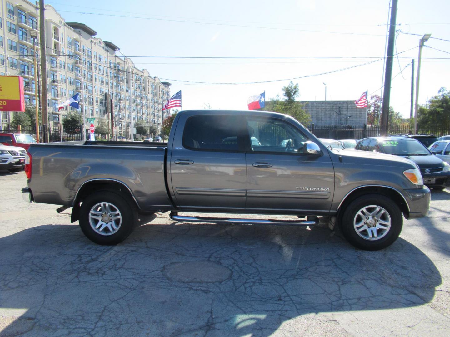 2006 Gray /Gray Toyota Tundra SR5 Double Cab (5TBET34136S) with an 4.7L V8 DOHC 32V engine, 5-Speed Automatic Overdrive transmission, located at 1511 North Shepherd Dr., Houston, TX, 77008, (281) 657-1221, 29.798361, -95.412560 - 2006 TOYOTA TUNDRA DOUBLE CAB SR5VIN: 5TBET34136S5357584 DOOR EXTENDED CAB PICKUP4.7L V8 F DOHC 32VGASOLINEREAR WHEEL DRIVE - Photo#33