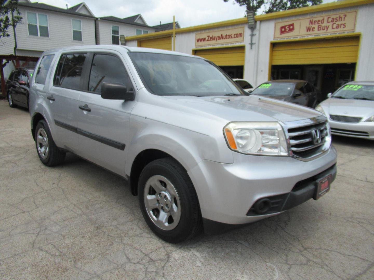 2012 Silver /Gray Honda Pilot LX 2WD 5-Spd AT (5FNYF3H29CB) with an 3.5L V6 SOHC 24V engine, Automatic transmission, located at 1511 North Shepherd Dr., Houston, TX, 77008, (281) 657-1221, 29.798361, -95.412560 - 2012 HONDA PILOT LXVIN: 5FNYF3H29CB0095674 DOOR WAGON-SPORT UTILITY3.5L V6 F SOHC 24VGASOLINEFRONT WHEEL DRIVE - Photo#23