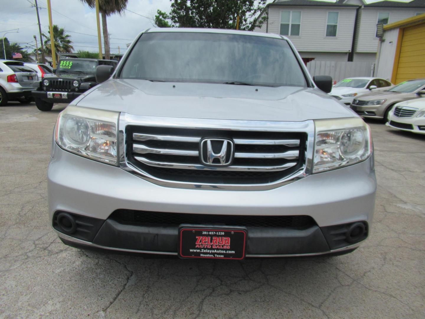 2012 Silver /Gray Honda Pilot LX 2WD 5-Spd AT (5FNYF3H29CB) with an 3.5L V6 SOHC 24V engine, Automatic transmission, located at 1511 North Shepherd Dr., Houston, TX, 77008, (281) 657-1221, 29.798361, -95.412560 - 2012 HONDA PILOT LXVIN: 5FNYF3H29CB0095674 DOOR WAGON-SPORT UTILITY3.5L V6 F SOHC 24VGASOLINEFRONT WHEEL DRIVE - Photo#24