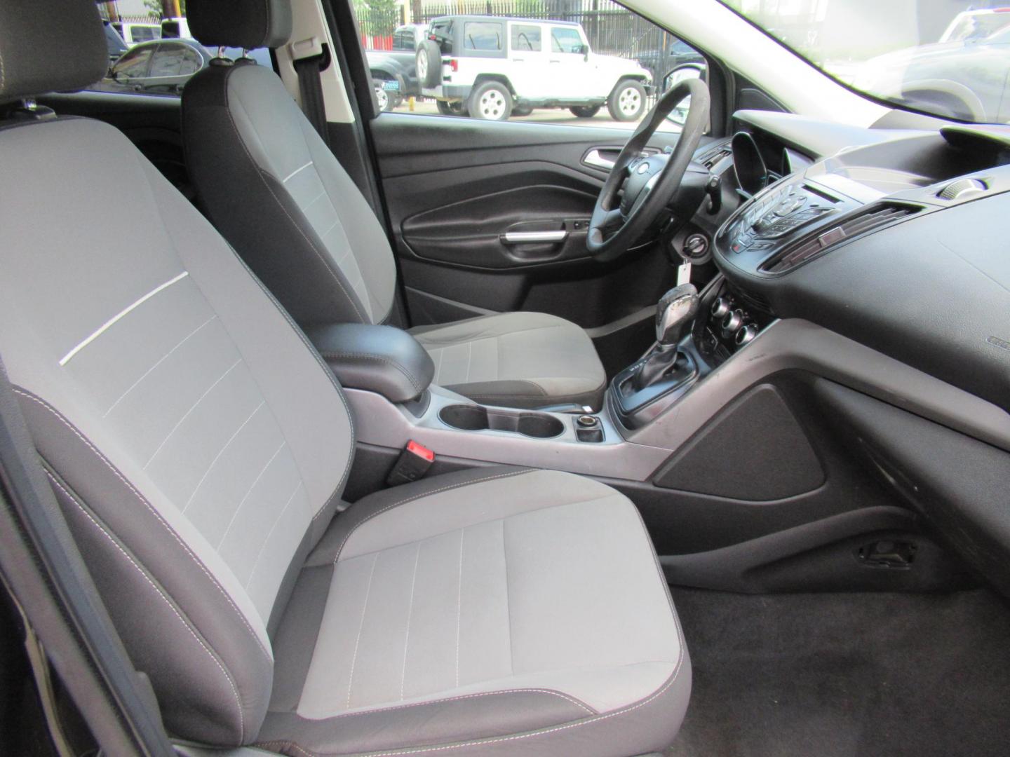 2014 Black /Black Ford Escape SE 4WD (1FMCU9GXXEU) with an 1.6L L4 DOHC 16V engine, Automatic transmission, located at 1511 North Shepherd Dr., Houston, TX, 77008, (281) 657-1221, 29.798361, -95.412560 - 2014 FORD ESCAPE SEVIN: 1FMCU9GXXEUC319764 DOOR WAGON-SPORT UTILITY1.6L I4 F DOHC 16VGASOLINEFRONT WHEEL DRIVE W- 4X4 - Photo#11