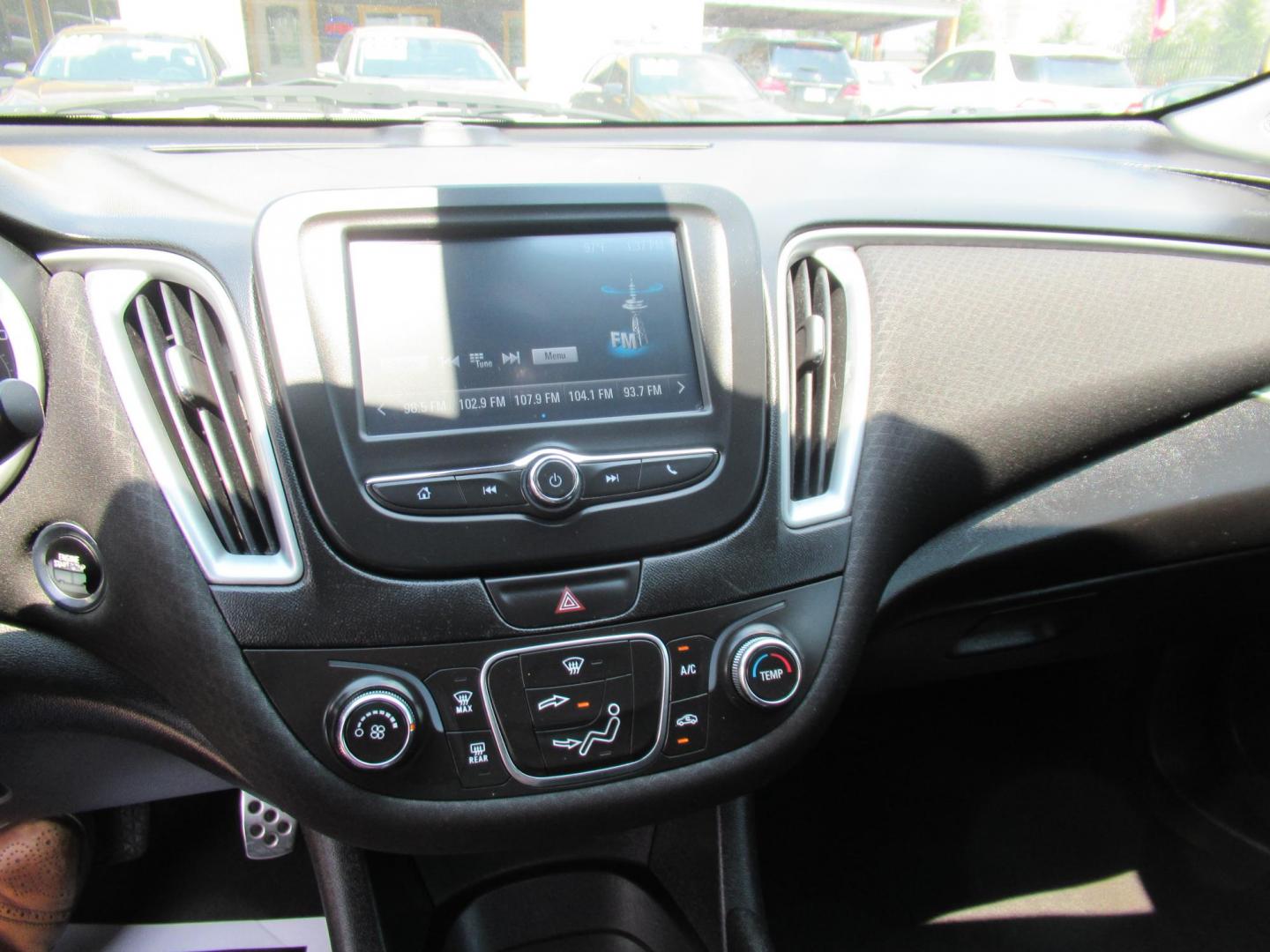 2016 White /Black Chevrolet Malibu 1FL (1G1ZC5ST4GF) with an 1.5L L4 DOHC 16V engine, Automatic transmission, located at 1511 North Shepherd Dr., Houston, TX, 77008, (281) 657-1221, 29.798361, -95.412560 - 2016 CHEVROLET MALIBU LSVIN: 1G1ZC5ST4GF226660SEDAN 4 DR1.5L I4 F DOHC 16VGASOLINEFRONT WHEEL DRIVE - Photo#2