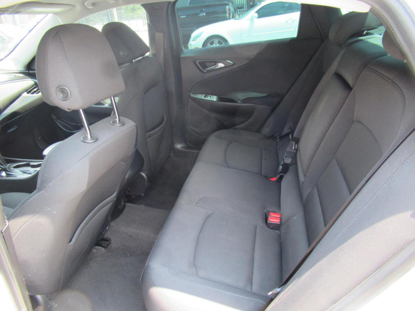 2016 White /Black Chevrolet Malibu 1FL (1G1ZC5ST4GF) with an 1.5L L4 DOHC 16V engine, Automatic transmission, located at 1511 North Shepherd Dr., Houston, TX, 77008, (281) 657-1221, 29.798361, -95.412560 - 2016 CHEVROLET MALIBU LSVIN: 1G1ZC5ST4GF226660SEDAN 4 DR1.5L I4 F DOHC 16VGASOLINEFRONT WHEEL DRIVE - Photo#6