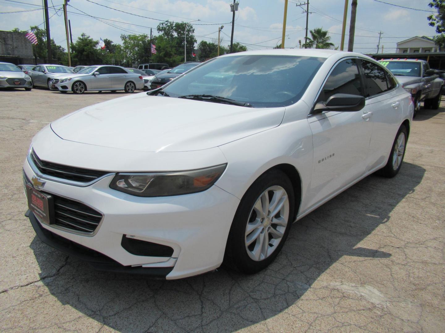 2016 White /Black Chevrolet Malibu 1FL (1G1ZC5ST4GF) with an 1.5L L4 DOHC 16V engine, Automatic transmission, located at 1511 North Shepherd Dr., Houston, TX, 77008, (281) 657-1221, 29.798361, -95.412560 - 2016 CHEVROLET MALIBU LSVIN: 1G1ZC5ST4GF226660SEDAN 4 DR1.5L I4 F DOHC 16VGASOLINEFRONT WHEEL DRIVE - Photo#19