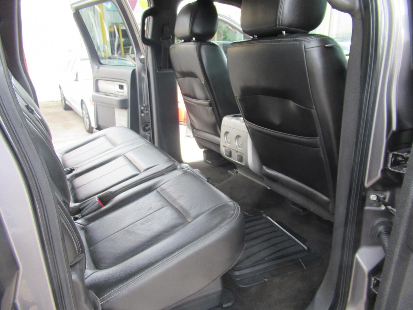 2014 Gray /Black Ford F-150 FX4 SuperCrew 5.5-ft. Bed 4WD (1FTFW1ETXEF) with an 3.5L V6 TURBO engine, Automatic transmission, located at 1511 North Shepherd Dr., Houston, TX, 77008, (281) 657-1221, 29.798361, -95.412560 - 2014 FORD F150 SUPERCREW VIN: 1FTFW1ETXEFB42913 CREW PICKUP 3.5L V6 F DOHC 24V GASOLINE REAR WHEEL DRIVE W/ 4X4- Photo#11