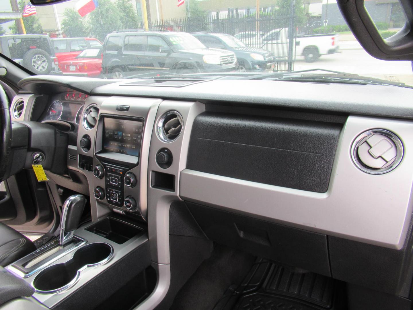 2014 Gray /Black Ford F-150 FX4 SuperCrew 5.5-ft. Bed 4WD (1FTFW1ETXEF) with an 3.5L V6 TURBO engine, Automatic transmission, located at 1511 North Shepherd Dr., Houston, TX, 77008, (281) 657-1221, 29.798361, -95.412560 - 2014 FORD F150 SUPERCREW VIN: 1FTFW1ETXEFB42913 CREW PICKUP 3.5L V6 F DOHC 24V GASOLINE REAR WHEEL DRIVE W/ 4X4- Photo#15
