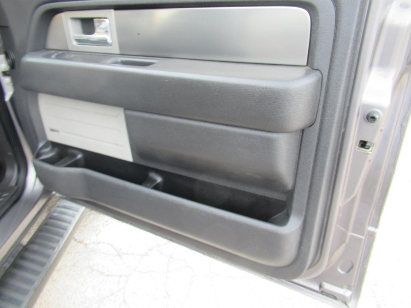 2014 Gray /Black Ford F-150 FX4 SuperCrew 5.5-ft. Bed 4WD (1FTFW1ETXEF) with an 3.5L V6 TURBO engine, Automatic transmission, located at 1511 North Shepherd Dr., Houston, TX, 77008, (281) 657-1221, 29.798361, -95.412560 - 2014 FORD F150 SUPERCREW VIN: 1FTFW1ETXEFB42913 CREW PICKUP 3.5L V6 F DOHC 24V GASOLINE REAR WHEEL DRIVE W/ 4X4 Original Window Sticker - Photo#16