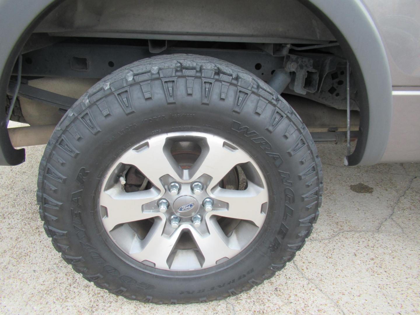 2014 Gray /Black Ford F-150 FX4 SuperCrew 5.5-ft. Bed 4WD (1FTFW1ETXEF) with an 3.5L V6 TURBO engine, Automatic transmission, located at 1511 North Shepherd Dr., Houston, TX, 77008, (281) 657-1221, 29.798361, -95.412560 - 2014 FORD F150 SUPERCREW VIN: 1FTFW1ETXEFB42913 CREW PICKUP 3.5L V6 F DOHC 24V GASOLINE REAR WHEEL DRIVE W/ 4X4 Original Window Sticker - Photo#28