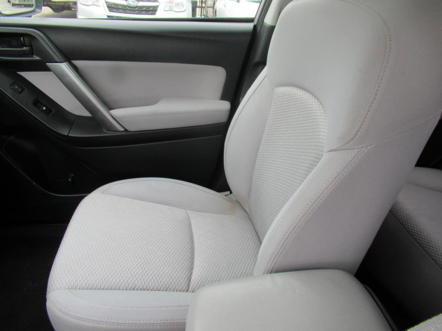 2014 /Gray Subaru Forester 2.5i Premium (JF2SJAEC3EH) with an 2.5L H4 SOHC 16V engine, Automatic transmission, located at 1511 North Shepherd Dr., Houston, TX, 77008, (281) 657-1221, 29.798361, -95.412560 - 2014 SUBARU FORESTER 2.5I PREMIUM VIN: JF2SJAEC3EH466384 4 DOOR WAGON/SPORT UTILITY 2.5L H4 F DOHC 16V GASOLINE ALL WHEEL DRIVE Runs great! - Photo#3