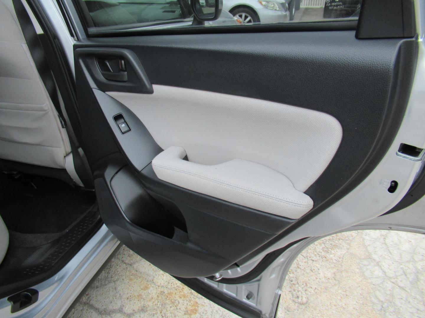 2014 /Gray Subaru Forester 2.5i Premium (JF2SJAEC3EH) with an 2.5L H4 SOHC 16V engine, Automatic transmission, located at 1511 North Shepherd Dr., Houston, TX, 77008, (281) 657-1221, 29.798361, -95.412560 - 2014 SUBARU FORESTER 2.5I PREMIUM VIN: JF2SJAEC3EH466384 4 DOOR WAGON/SPORT UTILITY 2.5L H4 F DOHC 16V GASOLINE ALL WHEEL DRIVE Runs great! - Photo#10
