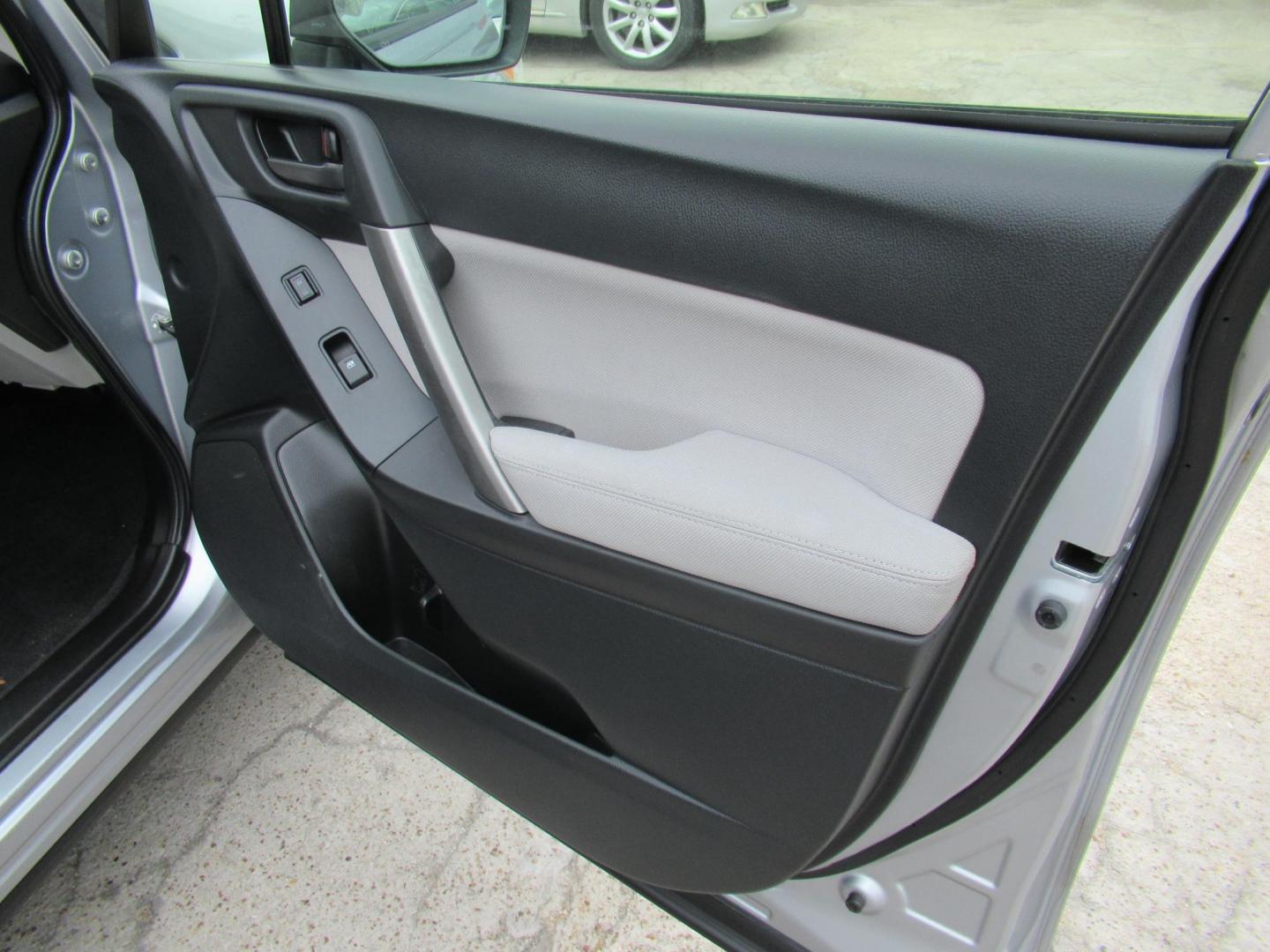 2014 /Gray Subaru Forester 2.5i Premium (JF2SJAEC3EH) with an 2.5L H4 SOHC 16V engine, Automatic transmission, located at 1511 North Shepherd Dr., Houston, TX, 77008, (281) 657-1221, 29.798361, -95.412560 - 2014 SUBARU FORESTER 2.5I PREMIUM VIN: JF2SJAEC3EH466384 4 DOOR WAGON/SPORT UTILITY 2.5L H4 F DOHC 16V GASOLINE ALL WHEEL DRIVE Runs great! - Photo#12