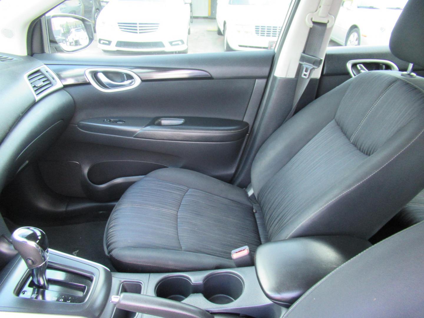 2016 /Black Nissan Sentra FE+ S (3N1AB7AP9GY) with an 1.8L L4 SFI DOHC 16V engine, CVT transmission, located at 1511 North Shepherd Dr., Houston, TX, 77008, (281) 657-1221, 29.798361, -95.412560 - 2016 NISSAN SENTRA S/SV/SR/SL VIN: 3N1AB7AP9GY233624 SEDAN 4 DR 1.8L I4 F DOHC 16V GASOLINE FRONT WHEEL DRIVE - Photo#6