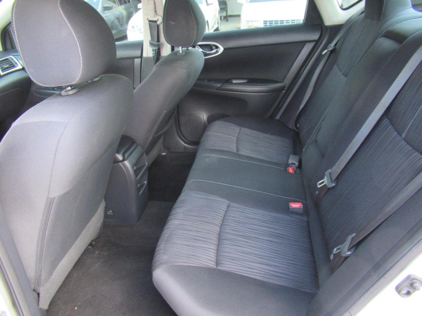2016 /Black Nissan Sentra FE+ S (3N1AB7AP9GY) with an 1.8L L4 SFI DOHC 16V engine, CVT transmission, located at 1511 North Shepherd Dr., Houston, TX, 77008, (281) 657-1221, 29.798361, -95.412560 - 2016 NISSAN SENTRA S/SV/SR/SL VIN: 3N1AB7AP9GY233624 SEDAN 4 DR 1.8L I4 F DOHC 16V GASOLINE FRONT WHEEL DRIVE - Photo#8