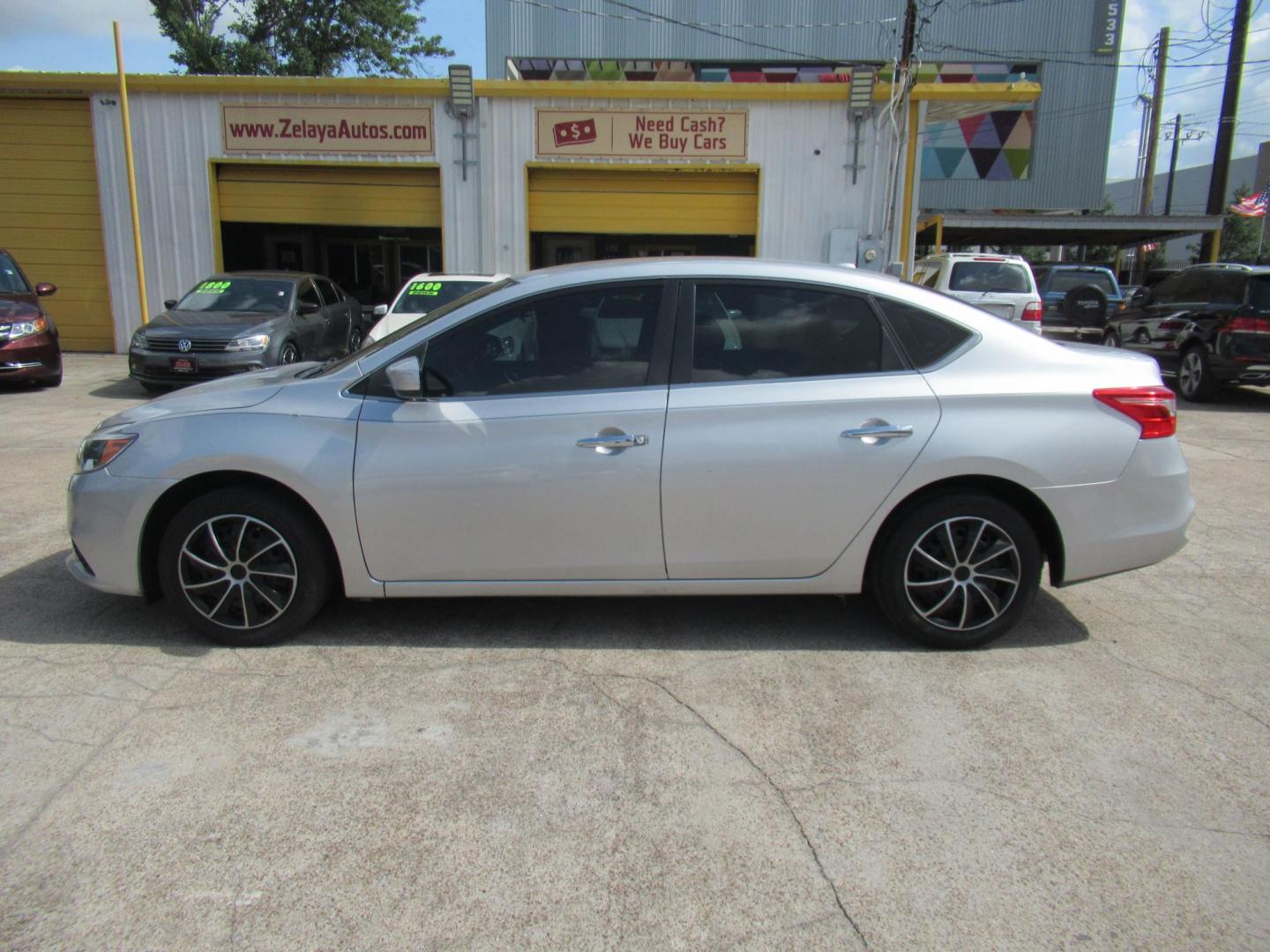 2016 /Black Nissan Sentra FE+ S (3N1AB7AP9GY) with an 1.8L L4 SFI DOHC 16V engine, CVT transmission, located at 1511 North Shepherd Dr., Houston, TX, 77008, (281) 657-1221, 29.798361, -95.412560 - 2016 NISSAN SENTRA S/SV/SR/SL VIN: 3N1AB7AP9GY233624 SEDAN 4 DR 1.8L I4 F DOHC 16V GASOLINE FRONT WHEEL DRIVE - Photo#22