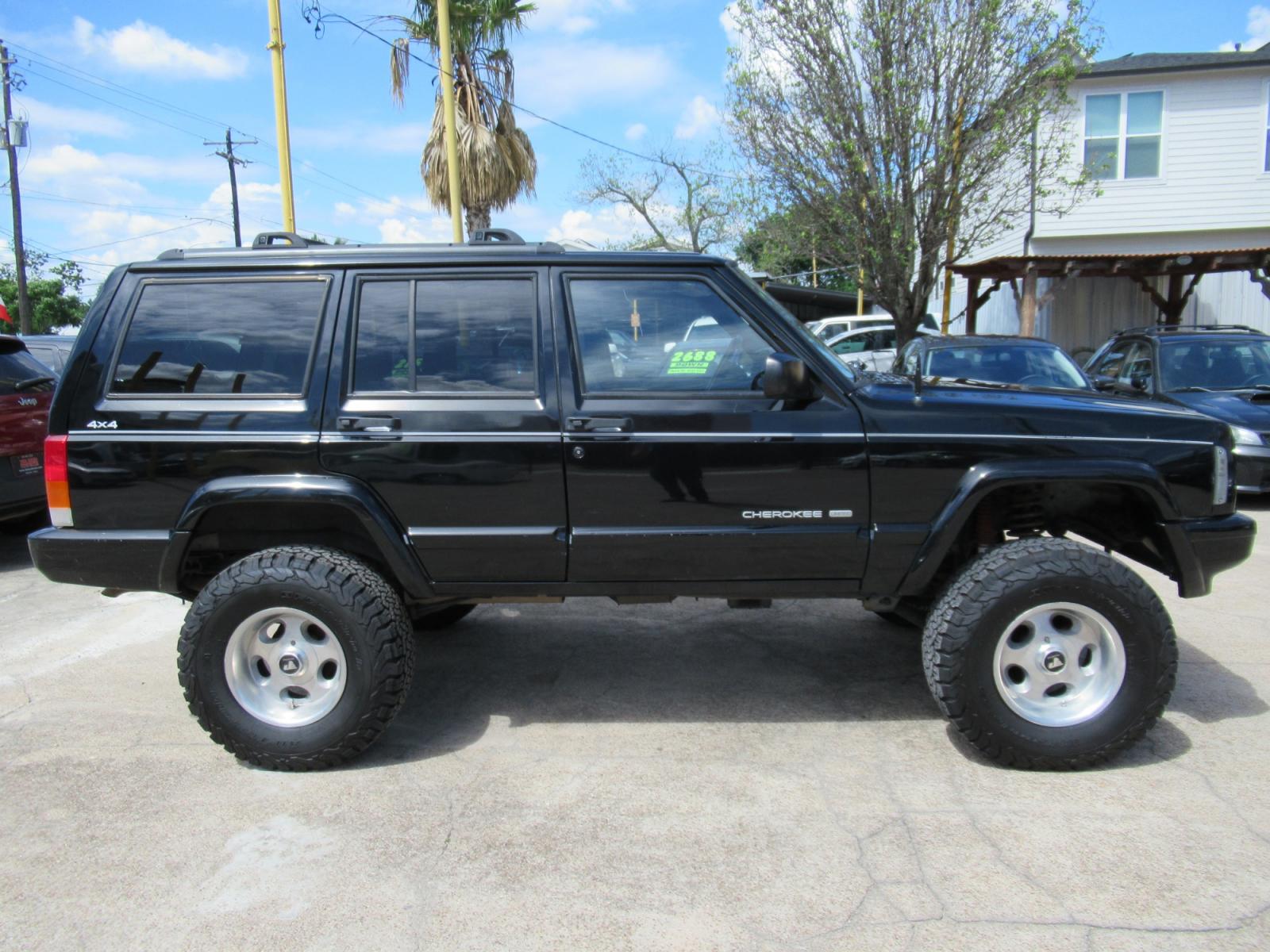 1999 Black /Black Jeep Cherokee Limited 4WD (1J4FF78SXXL) with an 4.0L L6 OHV 12V engine, Automatic Overdrive transmission, located at 1511 North Shepherd Dr., Houston, TX, 77008, (281) 657-1221, 29.798361, -95.412560 - 1999 JEEP CHEROKEE LIMITED VIN: 1J4FF78SXXL517591 1 J 4 F F 7 8 S X X L 5 1 7 5 9 1 4 DOOR WAGON/SPORT UTILITY 4.0L I6 F GASOLINE REAR WHEEL DRIVE W/ 4X4 - Photo #25