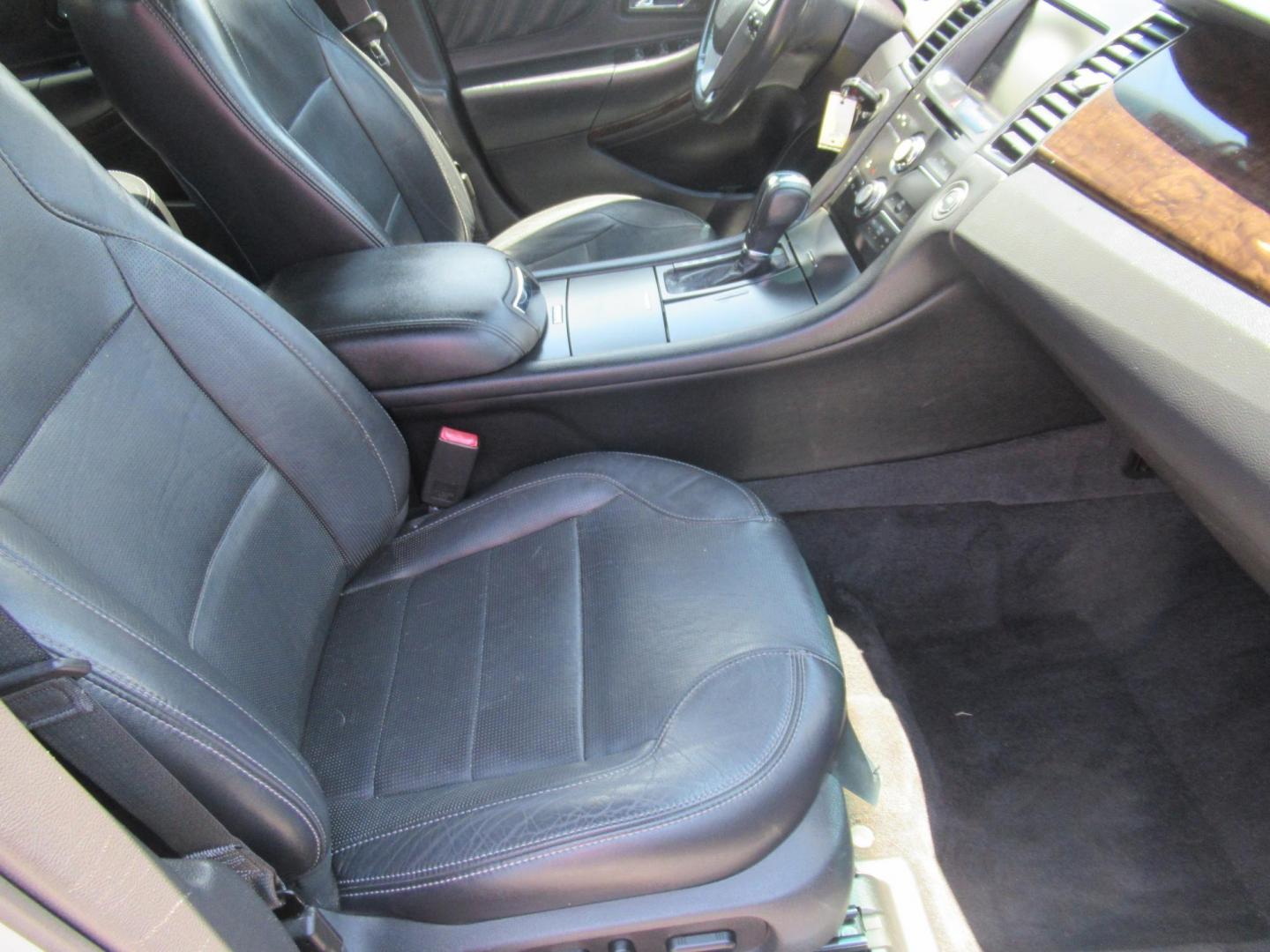 2013 Silver /Black Ford Taurus Limited FWD (1FAHP2F89DG) with an 3.5L V6 DOHC 24V engine, Automatic transmission, located at 1511 North Shepherd Dr., Houston, TX, 77008, (281) 657-1221, 29.798361, -95.412560 - 2013 FORD TAURUS LIMITED VIN: 1FAHP2F89DG103802 1 F A H P 2 F 8 9 D G 1 0 3 8 0 2 SEDAN 4 DR 3.5L V6 F DOHC 24V GASOLINE FRONT WHEEL DRIVE - Photo#13