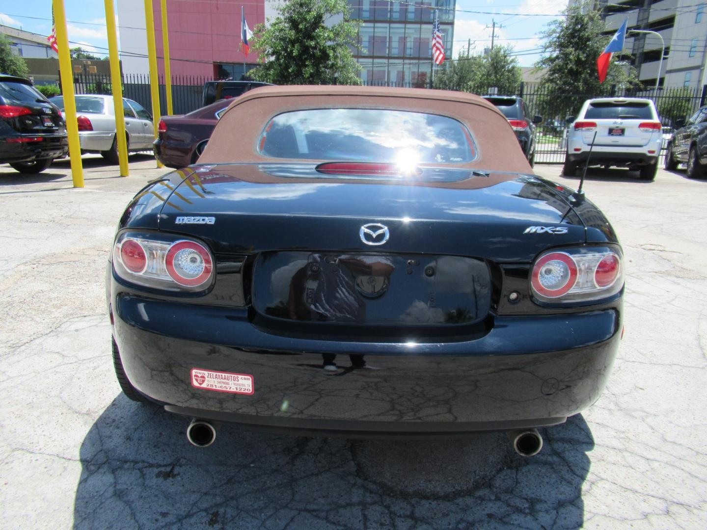 2006 /Brown Mazda MX-5 Miata 3rd Generation Limited (JM1NC25F760) with an 2.0L L4 DOHC 16V engine, 6-Speed Manual Overdrive transmission, located at 1511 North Shepherd Dr., Houston, TX, 77008, (281) 657-1221, 29.798361, -95.412560 - 2006 MAZDA MX-5 MIATA SPORT VIN: JM1NC25F760105827 J M 1 N C 2 5 F 7 6 0 1 0 5 8 2 7 CONVERTIBLE 2.0L I4 F DOHC 16V GASOLINE REAR WHEEL DRIVE - Photo#13