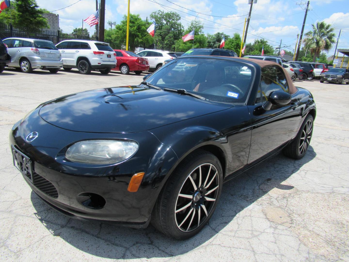 2006 /Brown Mazda MX-5 Miata 3rd Generation Limited (JM1NC25F760) with an 2.0L L4 DOHC 16V engine, 6-Speed Manual Overdrive transmission, located at 1511 North Shepherd Dr., Houston, TX, 77008, (281) 657-1221, 29.798361, -95.412560 - 2006 MAZDA MX-5 MIATA SPORT VIN: JM1NC25F760105827 J M 1 N C 2 5 F 7 6 0 1 0 5 8 2 7 CONVERTIBLE 2.0L I4 F DOHC 16V GASOLINE REAR WHEEL DRIVE - Photo#18
