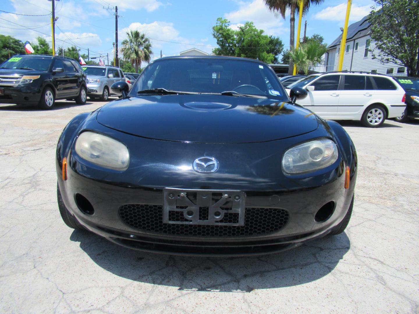 2006 /Brown Mazda MX-5 Miata 3rd Generation Limited (JM1NC25F760) with an 2.0L L4 DOHC 16V engine, 6-Speed Manual Overdrive transmission, located at 1511 North Shepherd Dr., Houston, TX, 77008, (281) 657-1221, 29.798361, -95.412560 - 2006 MAZDA MX-5 MIATA SPORT VIN: JM1NC25F760105827 J M 1 N C 2 5 F 7 6 0 1 0 5 8 2 7 CONVERTIBLE 2.0L I4 F DOHC 16V GASOLINE REAR WHEEL DRIVE - Photo#17