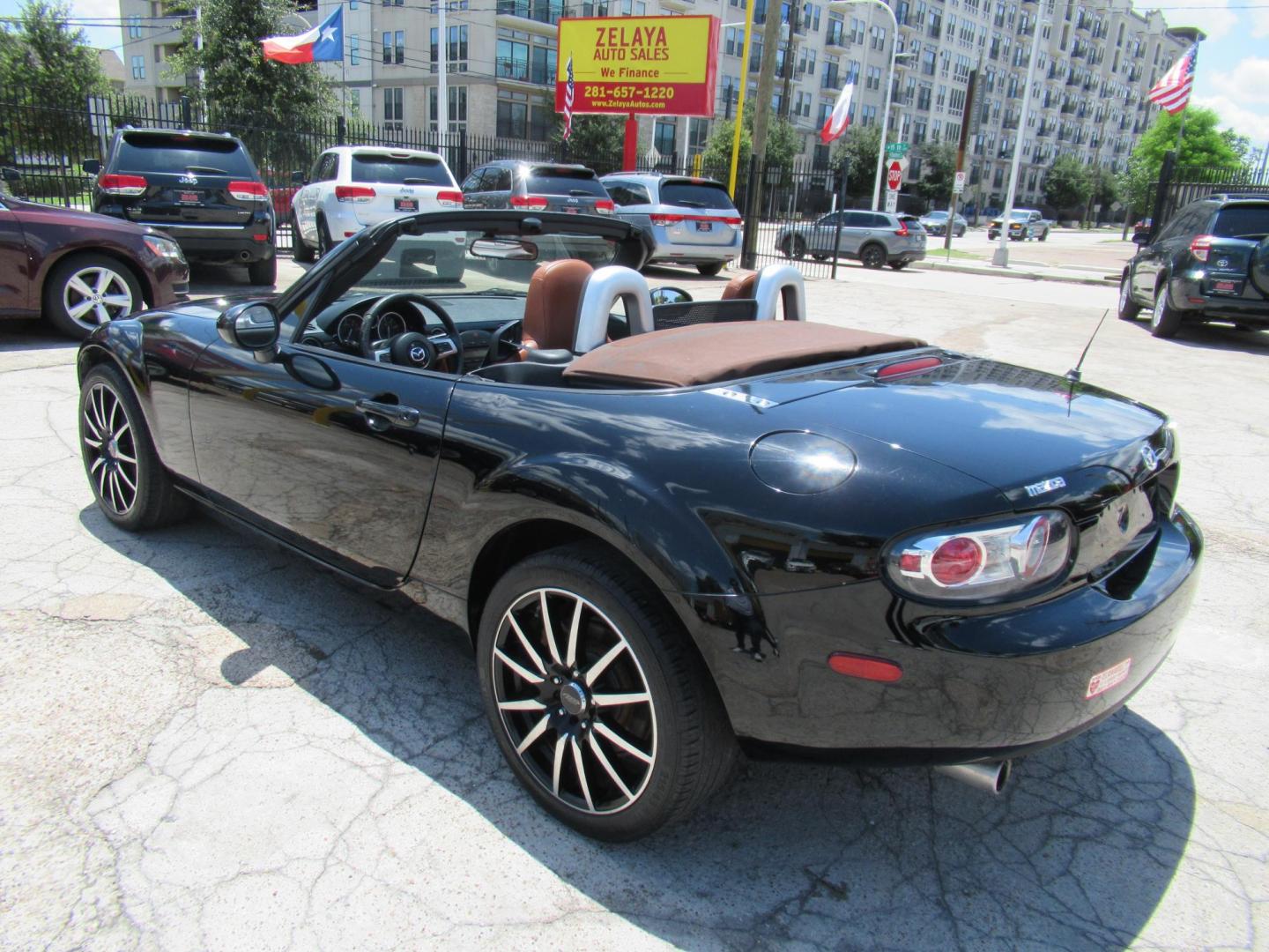 2006 /Brown Mazda MX-5 Miata 3rd Generation Limited (JM1NC25F760) with an 2.0L L4 DOHC 16V engine, 6-Speed Manual Overdrive transmission, located at 1511 North Shepherd Dr., Houston, TX, 77008, (281) 657-1221, 29.798361, -95.412560 - 2006 MAZDA MX-5 MIATA SPORT VIN: JM1NC25F760105827 J M 1 N C 2 5 F 7 6 0 1 0 5 8 2 7 CONVERTIBLE 2.0L I4 F DOHC 16V GASOLINE REAR WHEEL DRIVE - Photo#19