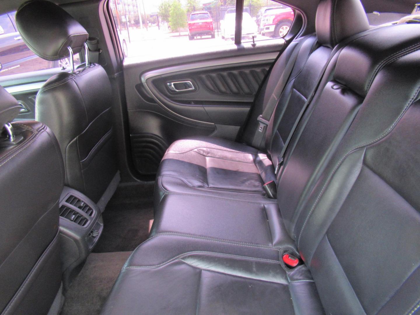 2013 Gray /Black Ford Taurus SEL AWD (1FAHP2H86DG) with an 3.5L V6 DOHC 24V engine, Automatic transmission, located at 1511 North Shepherd Dr., Houston, TX, 77008, (281) 657-1221, 29.798361, -95.412560 - 2013 FORD TAURUS SEL VIN: 1FAHP2H86DG164666 1 F A H P 2 H 8 6 D G 1 6 4 6 6 6 SEDAN 4 DR 3.5L V6 F DOHC 24V GASOLINE ALL WHEEL DRIVE - Photo#8