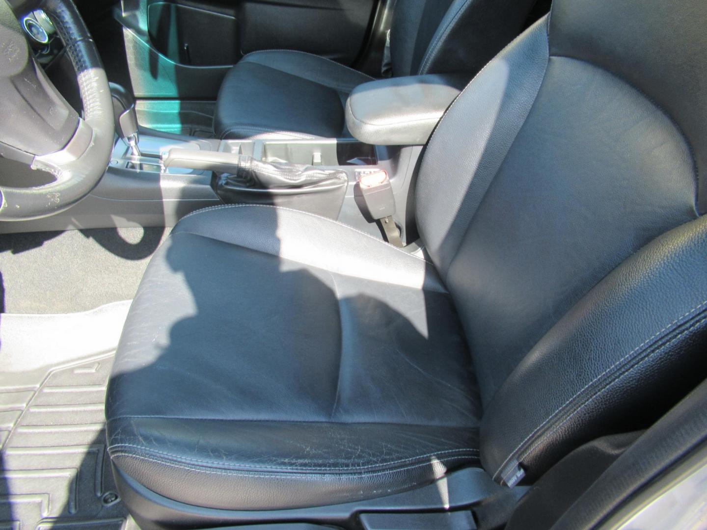 2014 Silver /Black Subaru XV Crosstrek 2.0 Limited (JF2GPAGC2E8) with an 2.0L L4 DOHC 16V engine, Continuously Variable Transmission transmission, located at 1511 North Shepherd Dr., Houston, TX, 77008, (281) 657-1221, 29.798361, -95.412560 - 2014 SUBARU XV CROSSTREK 2.0I LIMITED VIN: JF2GPAGC2E8292177 J F 2 G P A G C 2 E 8 2 9 2 1 7 7 4 DOOR WAGON/SPORT UTILITY 2.0L H4 F DOHC 16V GASOLINE ALL WHEEL DRIVE - Photo#1