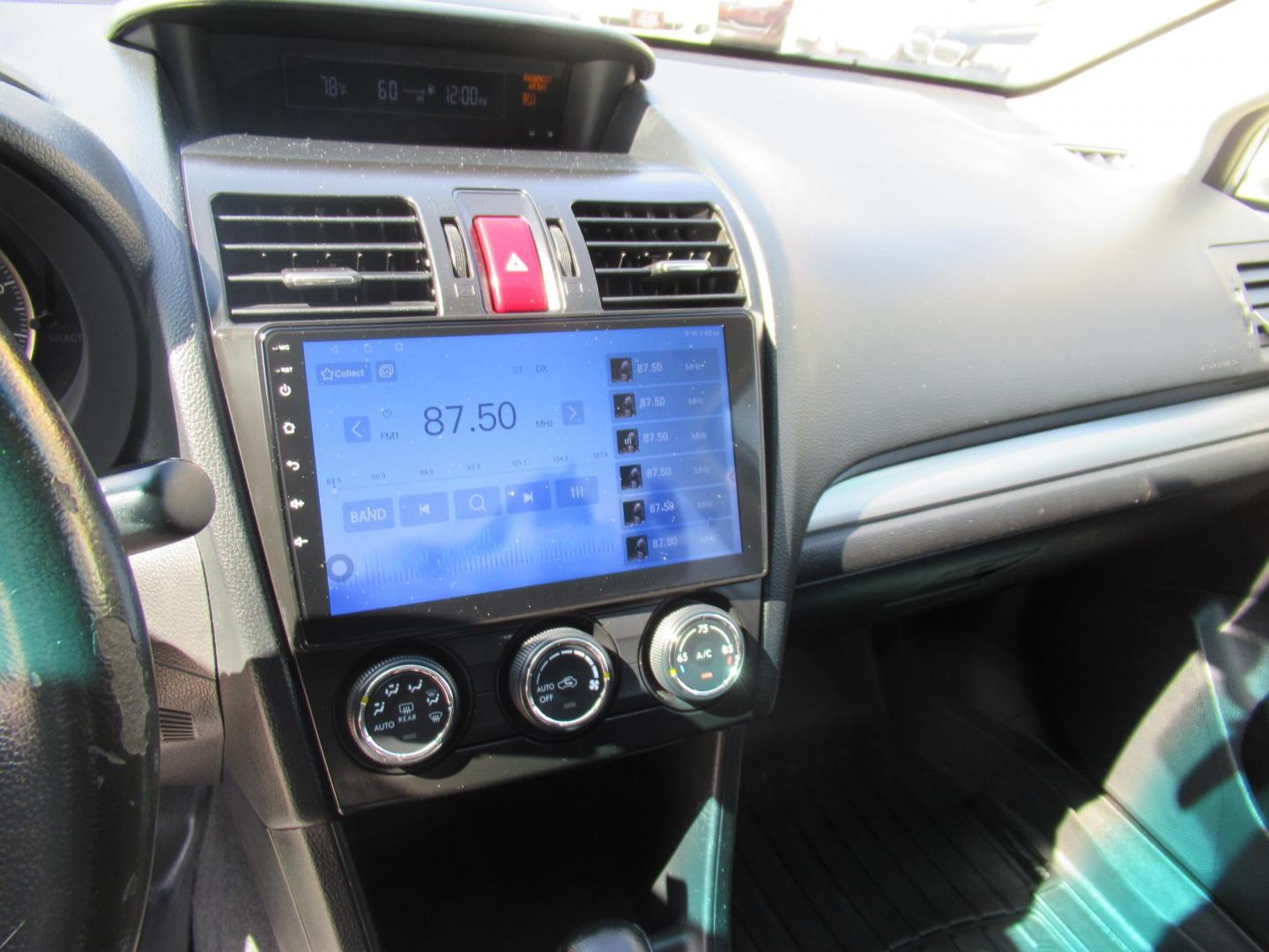 2014 Silver /Black Subaru XV Crosstrek 2.0 Limited (JF2GPAGC2E8) with an 2.0L L4 DOHC 16V engine, Continuously Variable Transmission transmission, located at 1511 North Shepherd Dr., Houston, TX, 77008, (281) 657-1221, 29.798361, -95.412560 - 2014 SUBARU XV CROSSTREK 2.0I LIMITED VIN: JF2GPAGC2E8292177 J F 2 G P A G C 2 E 8 2 9 2 1 7 7 4 DOOR WAGON/SPORT UTILITY 2.0L H4 F DOHC 16V GASOLINE ALL WHEEL DRIVE - Photo#4