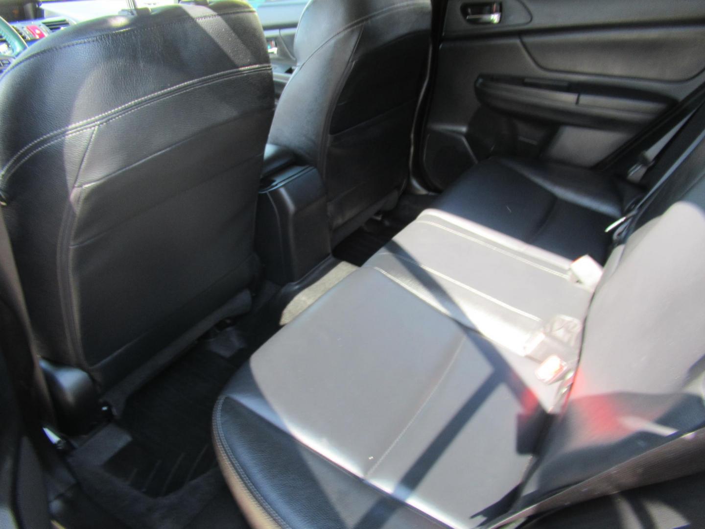 2014 Silver /Black Subaru XV Crosstrek 2.0 Limited (JF2GPAGC2E8) with an 2.0L L4 DOHC 16V engine, Continuously Variable Transmission transmission, located at 1511 North Shepherd Dr., Houston, TX, 77008, (281) 657-1221, 29.798361, -95.412560 - 2014 SUBARU XV CROSSTREK 2.0I LIMITED VIN: JF2GPAGC2E8292177 J F 2 G P A G C 2 E 8 2 9 2 1 7 7 4 DOOR WAGON/SPORT UTILITY 2.0L H4 F DOHC 16V GASOLINE ALL WHEEL DRIVE - Photo#8