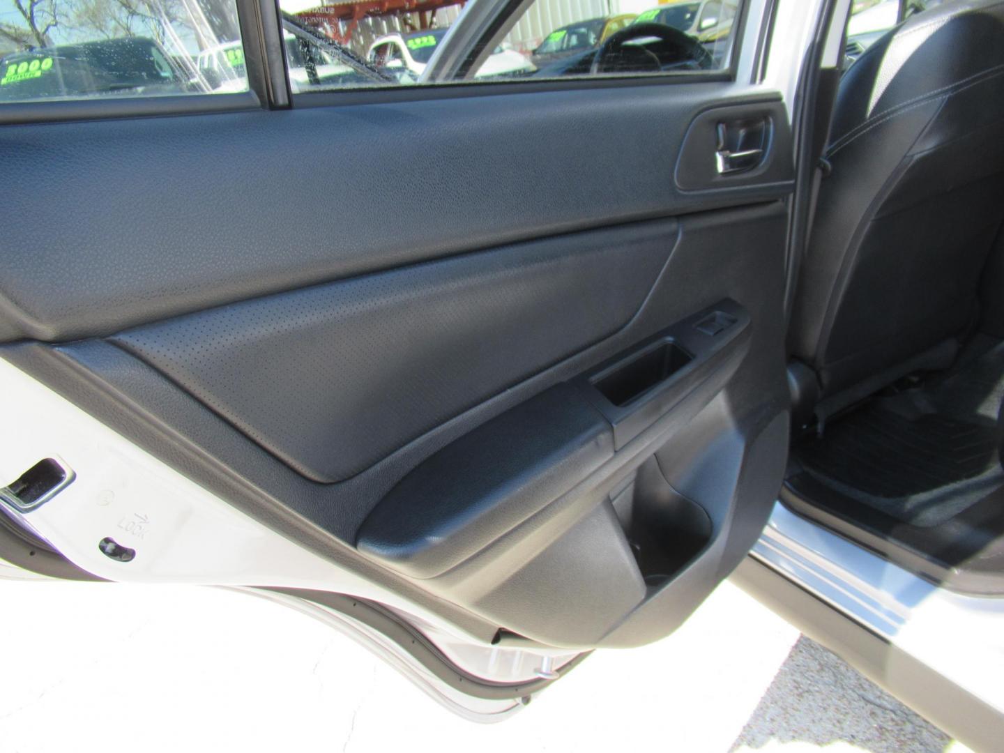 2014 Silver /Black Subaru XV Crosstrek 2.0 Limited (JF2GPAGC2E8) with an 2.0L L4 DOHC 16V engine, Continuously Variable Transmission transmission, located at 1511 North Shepherd Dr., Houston, TX, 77008, (281) 657-1221, 29.798361, -95.412560 - 2014 SUBARU XV CROSSTREK 2.0I LIMITED VIN: JF2GPAGC2E8292177 J F 2 G P A G C 2 E 8 2 9 2 1 7 7 4 DOOR WAGON/SPORT UTILITY 2.0L H4 F DOHC 16V GASOLINE ALL WHEEL DRIVE - Photo#10