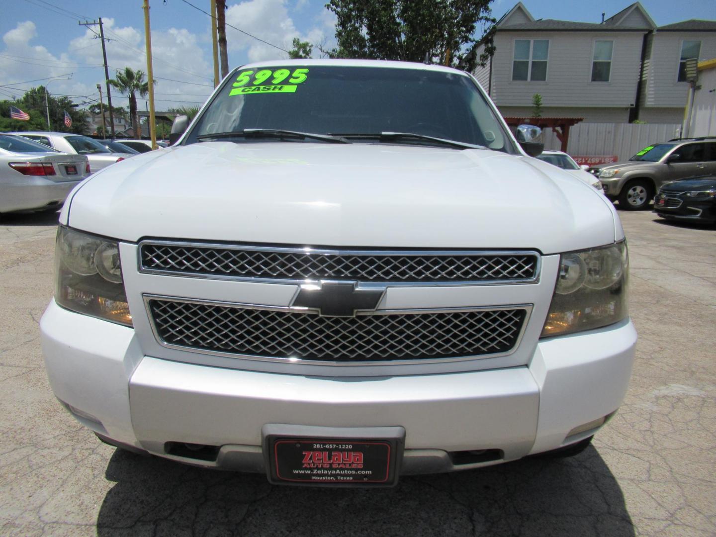 2007 White /Black Chevrolet Tahoe LS 2WD (1GNFC130X7R) with an 5.3L V8 OHV 16V FFV engine, Automatic Overdrive transmission, located at 1511 North Shepherd Dr., Houston, TX, 77008, (281) 657-1221, 29.798361, -95.412560 - 2007 CHEVROLET TAHOE LTZ VIN: 1GNFC130X7R319048 1 G N F C 1 3 0 X 7 R 3 1 9 0 4 8 4 DOOR WAGON/SPORT UTILITY 5.3L V8 F FLEX FUEL REAR WHEEL DRIVE - Photo#20