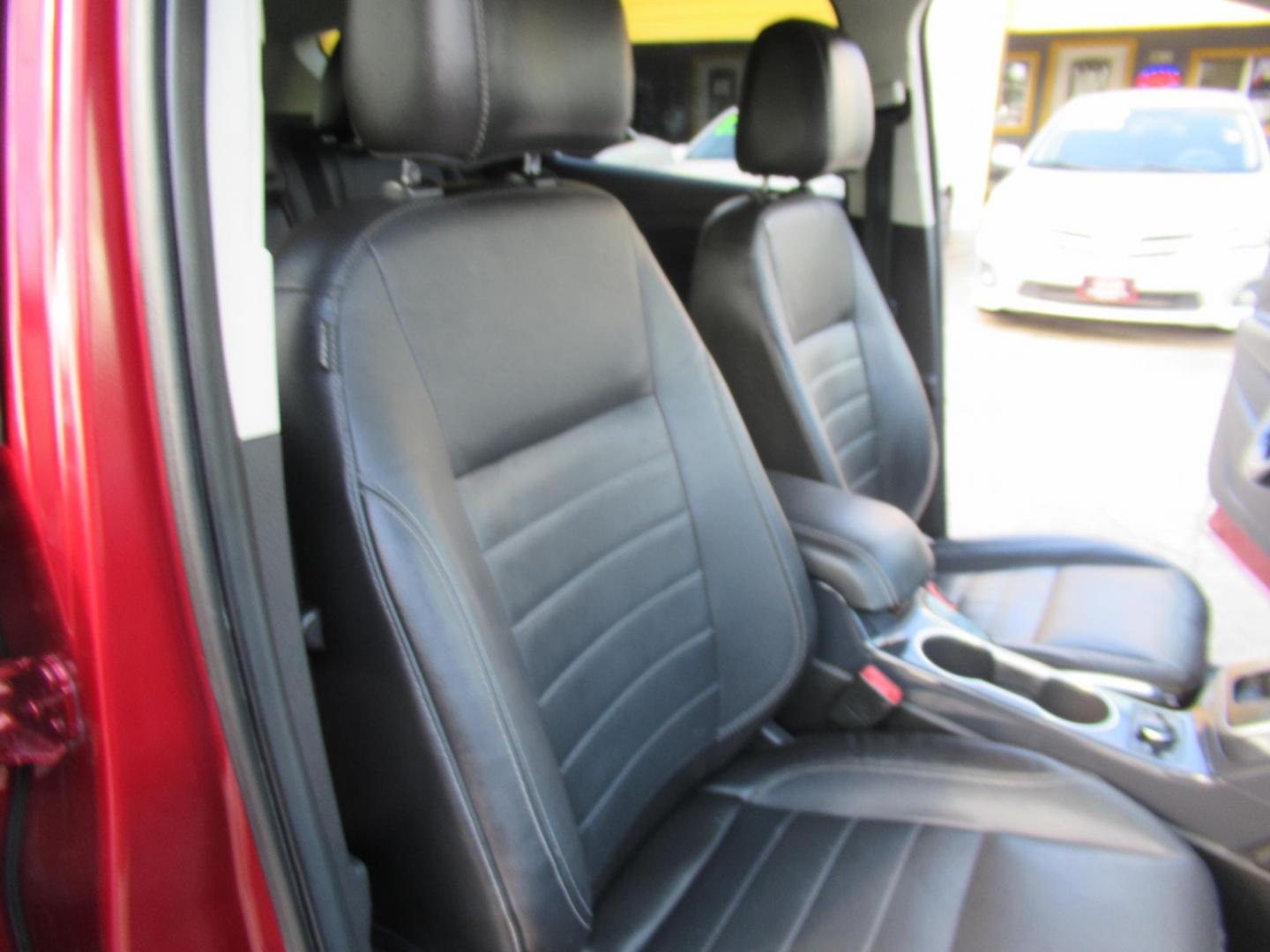 2014 Red /Black Ford Escape Titanium (1FMCU0J98EU) with an 2.0 engine, Automatic transmission, located at 1511 North Shepherd Dr., Houston, TX, 77008, (281) 657-1221, 29.798361, -95.412560 - 2014 FORD ESCAPE TITANIUM VIN: 1FMCU0J98EUA29272 1 F M C U 0 J 9 8 E U A 2 9 2 7 2 4 DOOR WAGON/SPORT UTILITY 2.0L I4 F DOHC 16V GASOLINE FRONT WHEEL DRIVE - Photo#15