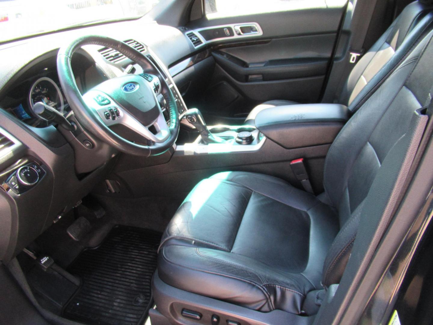 2014 Black /Black Ford Explorer Limited (1FM5K8F84EG) with an 3.5L V6 F DOHC 24V engine, Automatic transmission, located at 1511 North Shepherd Dr., Houston, TX, 77008, (281) 657-1221, 29.798361, -95.412560 - 2014 FORD EXPLORER LIMITED VIN: 1FM5K8F84EGB95753 1 F M 5 K 8 F 8 4 E G B 9 5 7 5 3 4 DOOR WAGON/SPORT UTILITY 3.5L V6 F DOHC 24V GASOLINE FRONT WHEEL DRIVE W/ 4X4 - Photo#7