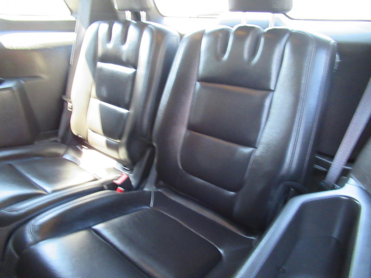 2014 Black /Black Ford Explorer Limited (1FM5K8F84EG) with an 3.5L V6 F DOHC 24V engine, Automatic transmission, located at 1511 North Shepherd Dr., Houston, TX, 77008, (281) 657-1221, 29.798361, -95.412560 - 2014 FORD EXPLORER LIMITED VIN: 1FM5K8F84EGB95753 1 F M 5 K 8 F 8 4 E G B 9 5 7 5 3 4 DOOR WAGON/SPORT UTILITY 3.5L V6 F DOHC 24V GASOLINE FRONT WHEEL DRIVE W/ 4X4 - Photo#10