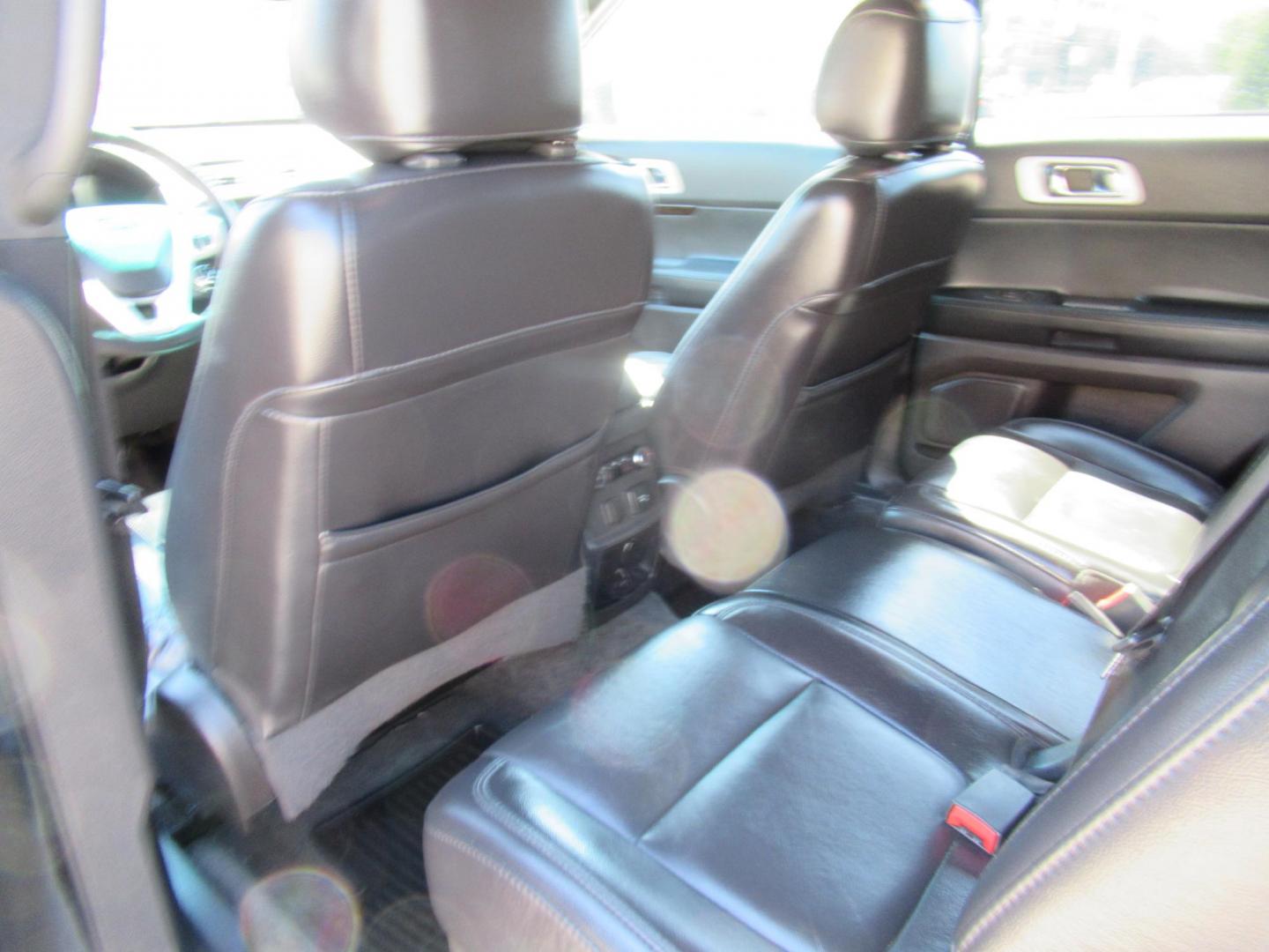 2014 Black /Black Ford Explorer Limited (1FM5K8F84EG) with an 3.5L V6 F DOHC 24V engine, Automatic transmission, located at 1511 North Shepherd Dr., Houston, TX, 77008, (281) 657-1221, 29.798361, -95.412560 - 2014 FORD EXPLORER LIMITED VIN: 1FM5K8F84EGB95753 1 F M 5 K 8 F 8 4 E G B 9 5 7 5 3 4 DOOR WAGON/SPORT UTILITY 3.5L V6 F DOHC 24V GASOLINE FRONT WHEEL DRIVE W/ 4X4 - Photo#11
