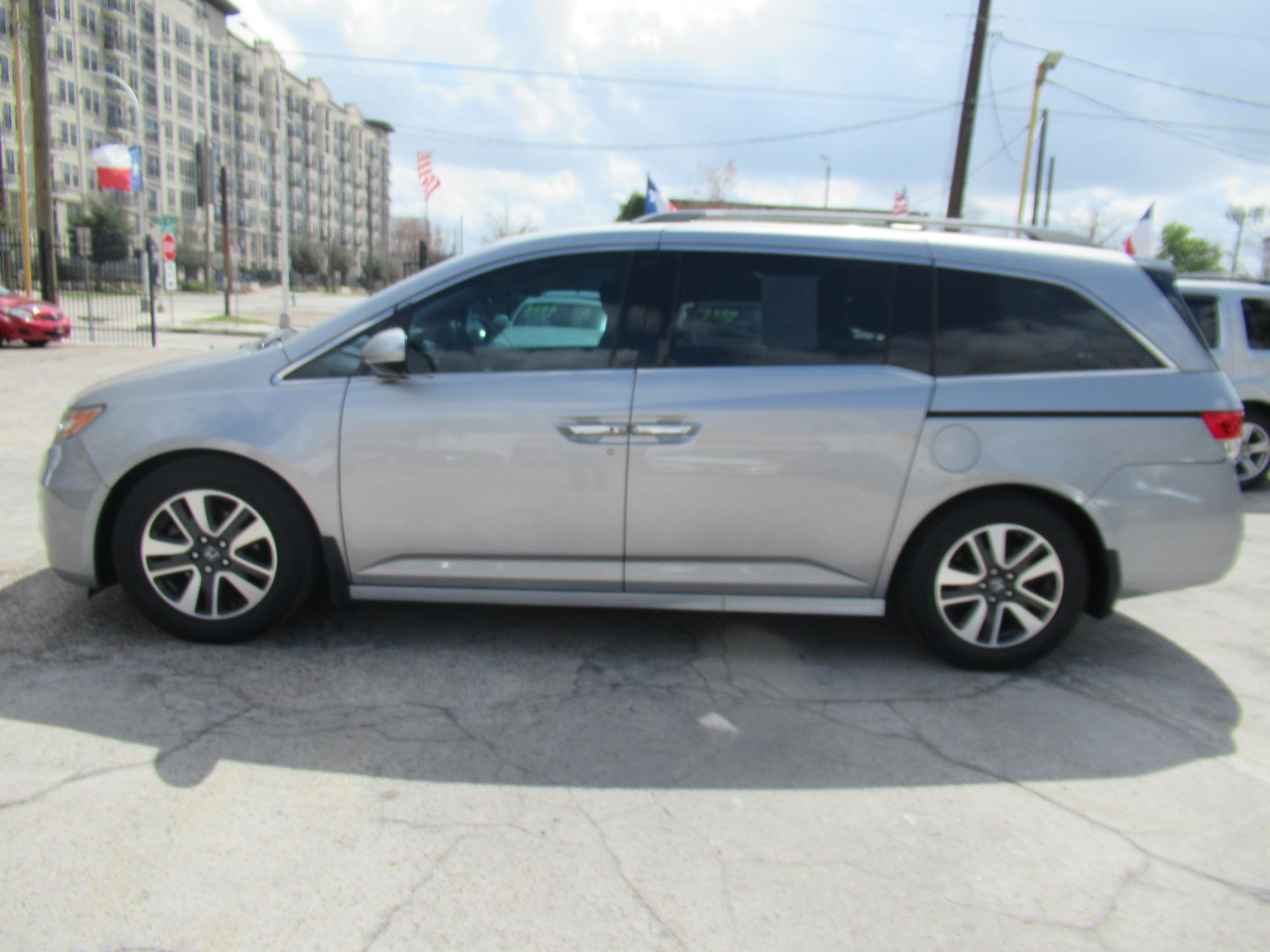 photo of 2016 Honda Odyssey Touring