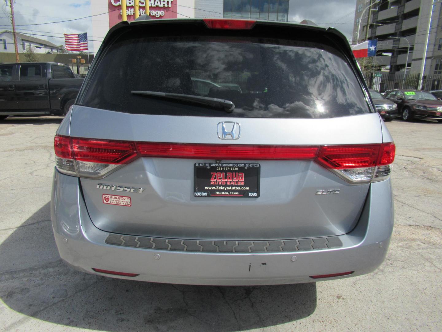 2016 Silver /Gray Honda Odyssey Touring (5FNRL5H96GB) with an 3.5L V6 SOHC 24V engine, Automatic transmission, located at 1511 North Shepherd Dr., Houston, TX, 77008, (281) 657-1221, 29.798361, -95.412560 - 2016 HONDA ODYSSEY TOURING VIN: 5FNRL5H96GB129581 5 F N R L 5 H 9 6 G B 1 2 9 5 8 1 VAN 3.5L V6 F SOHC 24V GASOLINE FRONT WHEEL DRIVE - Photo#21