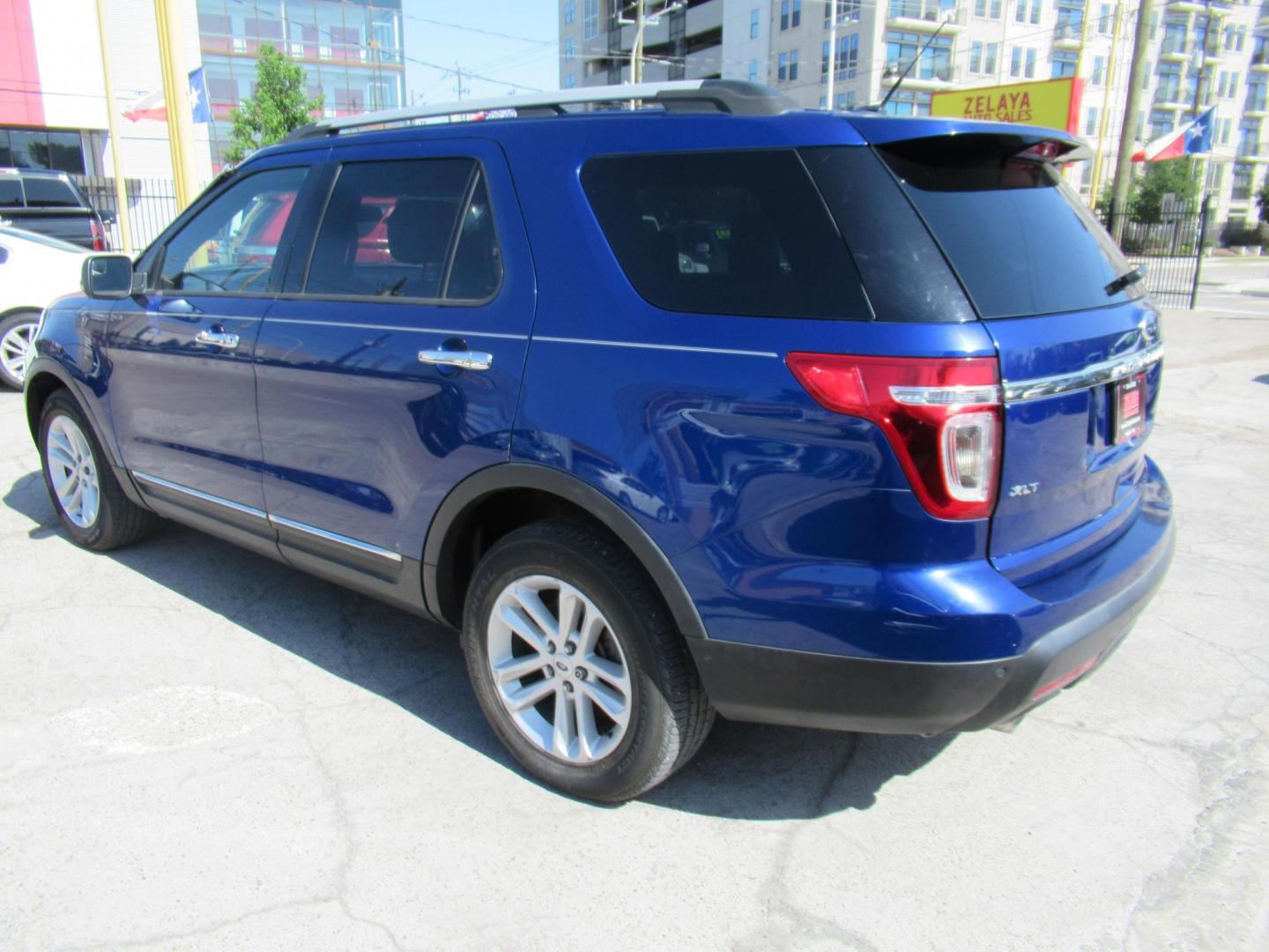 2013 Blue /Tan Ford Explorer XLT (1FM5K7D91DG) with an 2.0L I4 F DOHC 16V engine, Automatic transmission, located at 1511 North Shepherd Dr., Houston, TX, 77008, (281) 657-1221, 29.798361, -95.412560 - 2013 FORD EXPLORER XLT VIN: 1FM5K7D91DGA50027 1 F M 5 K 7 D 9 1 D G A 5 0 0 2 7 4 DOOR WAGON/SPORT UTILITY 2.0L I4 F DOHC 16V GASOLINE FRONT WHEEL DRIVE - Photo#10