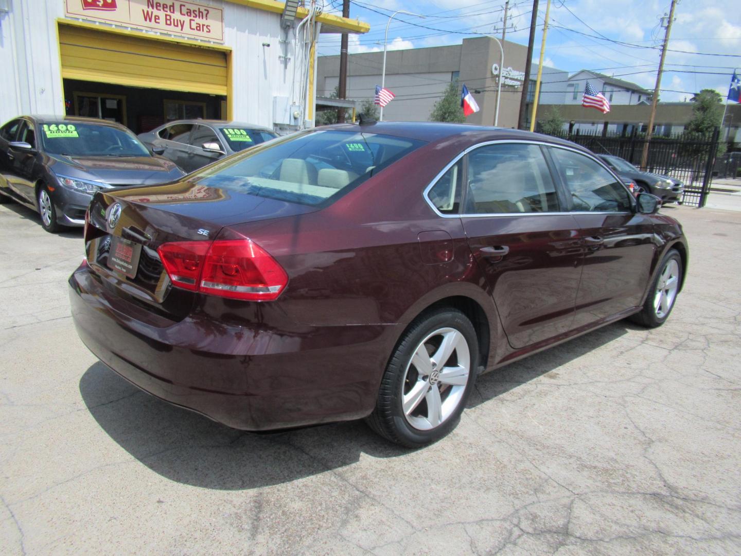 2014 MAROON /Tan Volkswagen Passat 2.5L SE PZEV (1VWBP7A37EC) with an 2.5L I5 F DOHC 20V engine, Automatic transmission, located at 1511 North Shepherd Dr., Houston, TX, 77008, (281) 657-1221, 29.798361, -95.412560 - 2014 VOLKSWAGEN PASSAT 2.5L SE PZEV VIN: 1VWBP7A37EC014695 1 V W B P 7 A 3 7 E C 0 1 4 6 9 5 SEDAN 4 DR 2.5L I5 F DOHC 20V GASOLINE FRONT WHEEL DRIVE - Photo#13
