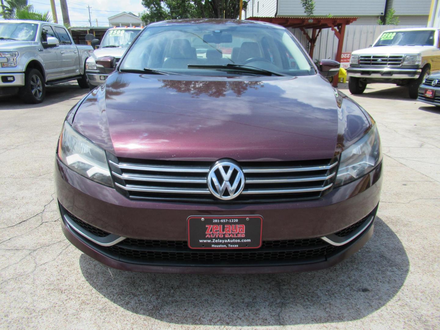 2014 MAROON /Tan Volkswagen Passat 2.5L SE PZEV (1VWBP7A37EC) with an 2.5L I5 F DOHC 20V engine, Automatic transmission, located at 1511 North Shepherd Dr., Houston, TX, 77008, (281) 657-1221, 29.798361, -95.412560 - 2014 VOLKSWAGEN PASSAT 2.5L SE PZEV VIN: 1VWBP7A37EC014695 1 V W B P 7 A 3 7 E C 0 1 4 6 9 5 SEDAN 4 DR 2.5L I5 F DOHC 20V GASOLINE FRONT WHEEL DRIVE - Photo#16