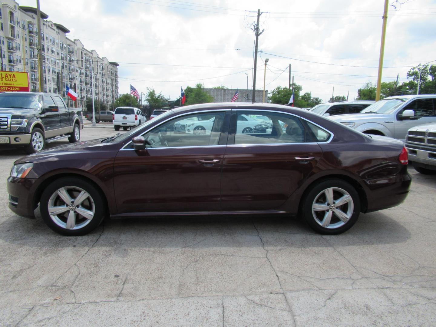 2014 MAROON /Tan Volkswagen Passat 2.5L SE PZEV (1VWBP7A37EC) with an 2.5L I5 F DOHC 20V engine, Automatic transmission, located at 1511 North Shepherd Dr., Houston, TX, 77008, (281) 657-1221, 29.798361, -95.412560 - 2014 VOLKSWAGEN PASSAT 2.5L SE PZEV VIN: 1VWBP7A37EC014695 1 V W B P 7 A 3 7 E C 0 1 4 6 9 5 SEDAN 4 DR 2.5L I5 F DOHC 20V GASOLINE FRONT WHEEL DRIVE - Photo#18