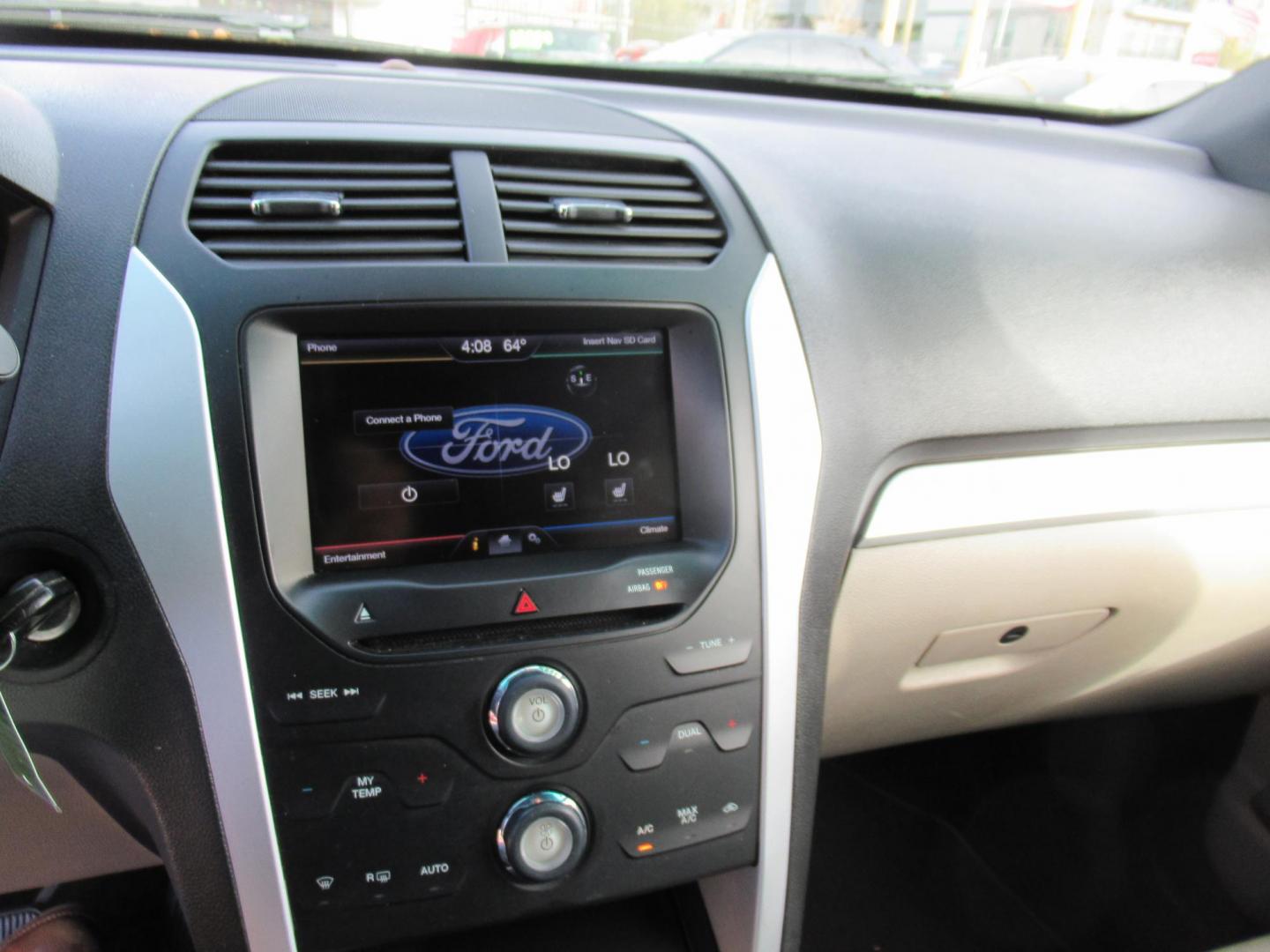 2014 Black /Tan Ford Explorer EXPLORER XLT (1FM5K7D88EG) with an 3.5L V6 F DOHC 24V engine, Automatic transmission, located at 1511 North Shepherd Dr., Houston, TX, 77008, (281) 657-1221, 29.798361, -95.412560 - 2014 FORD EXPLORER XLT VIN: 1FM5K7D88EGA37316 1 F M 5 K 7 D 8 8 E G A 3 7 3 1 6 4 DOOR WAGON/SPORT UTILITY 3.5L V6 F DOHC 24V GASOLINE FRONT WHEEL DRIVE ABS TRACTION CONTROL LIGHT ON - Photo#8
