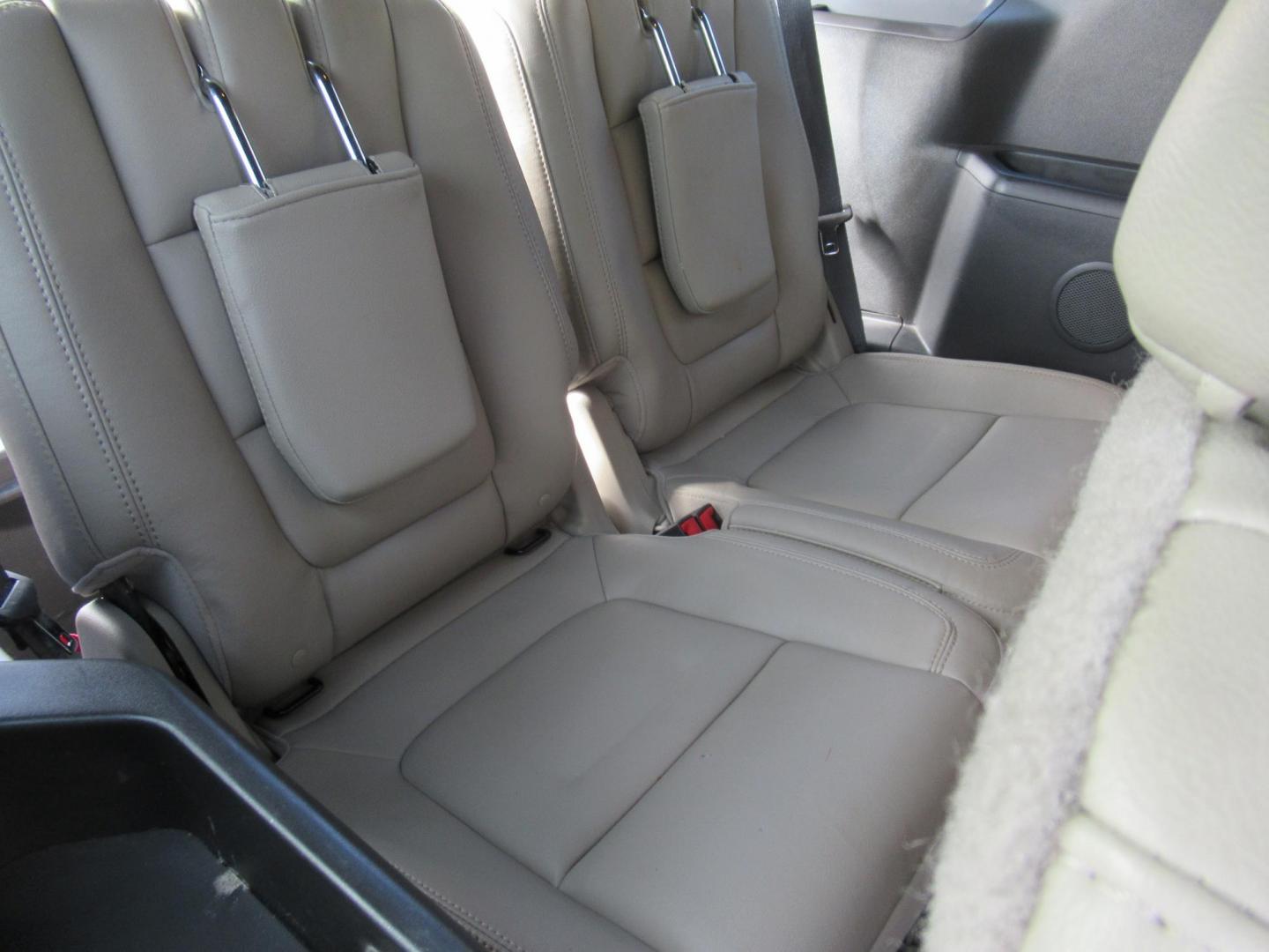 2014 Black /Tan Ford Explorer EXPLORER XLT (1FM5K7D88EG) with an 3.5L V6 F DOHC 24V engine, Automatic transmission, located at 1511 North Shepherd Dr., Houston, TX, 77008, (281) 657-1221, 29.798361, -95.412560 - 2014 FORD EXPLORER XLT VIN: 1FM5K7D88EGA37316 1 F M 5 K 7 D 8 8 E G A 3 7 3 1 6 4 DOOR WAGON/SPORT UTILITY 3.5L V6 F DOHC 24V GASOLINE FRONT WHEEL DRIVE - Photo#12